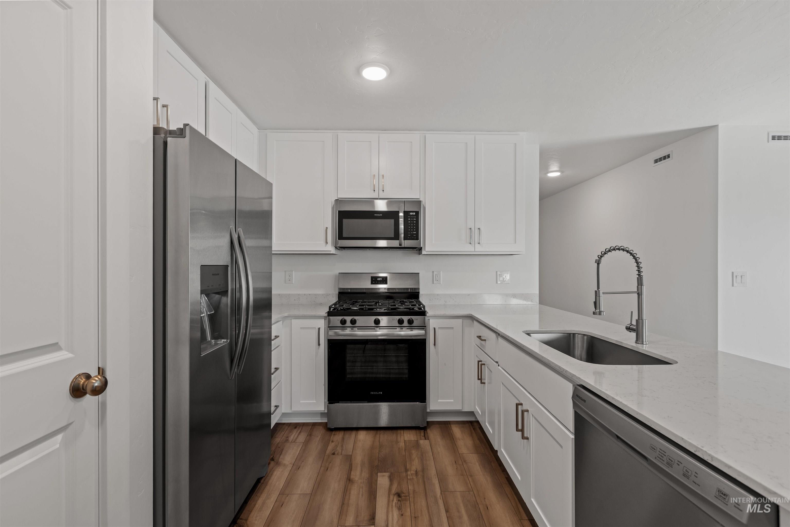 8641 E Velvet Ash St, Nampa, Idaho 83687, 4 Bedrooms, 2 Bathrooms, Residential For Sale, Price $415,000,MLS 98986508