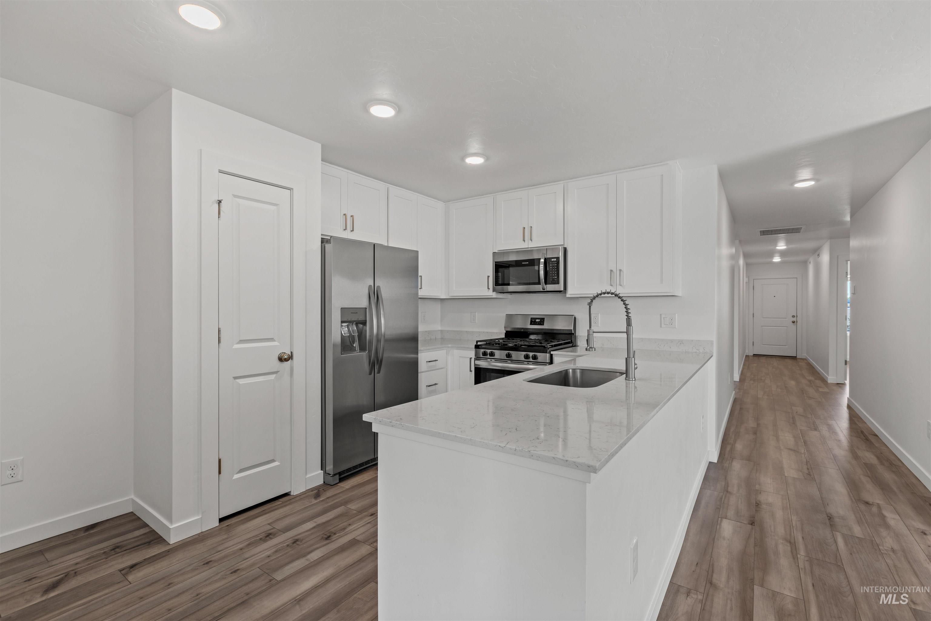 8641 E Velvet Ash St, Nampa, Idaho 83687, 4 Bedrooms, 2 Bathrooms, Residential For Sale, Price $415,000,MLS 98986508