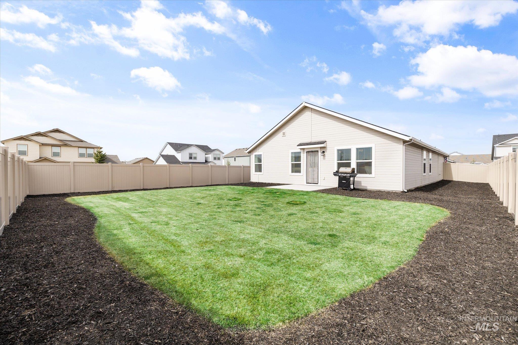 8641 E Velvet Ash St, Nampa, Idaho 83687, 4 Bedrooms, 2 Bathrooms, Residential For Sale, Price $415,000,MLS 98986508