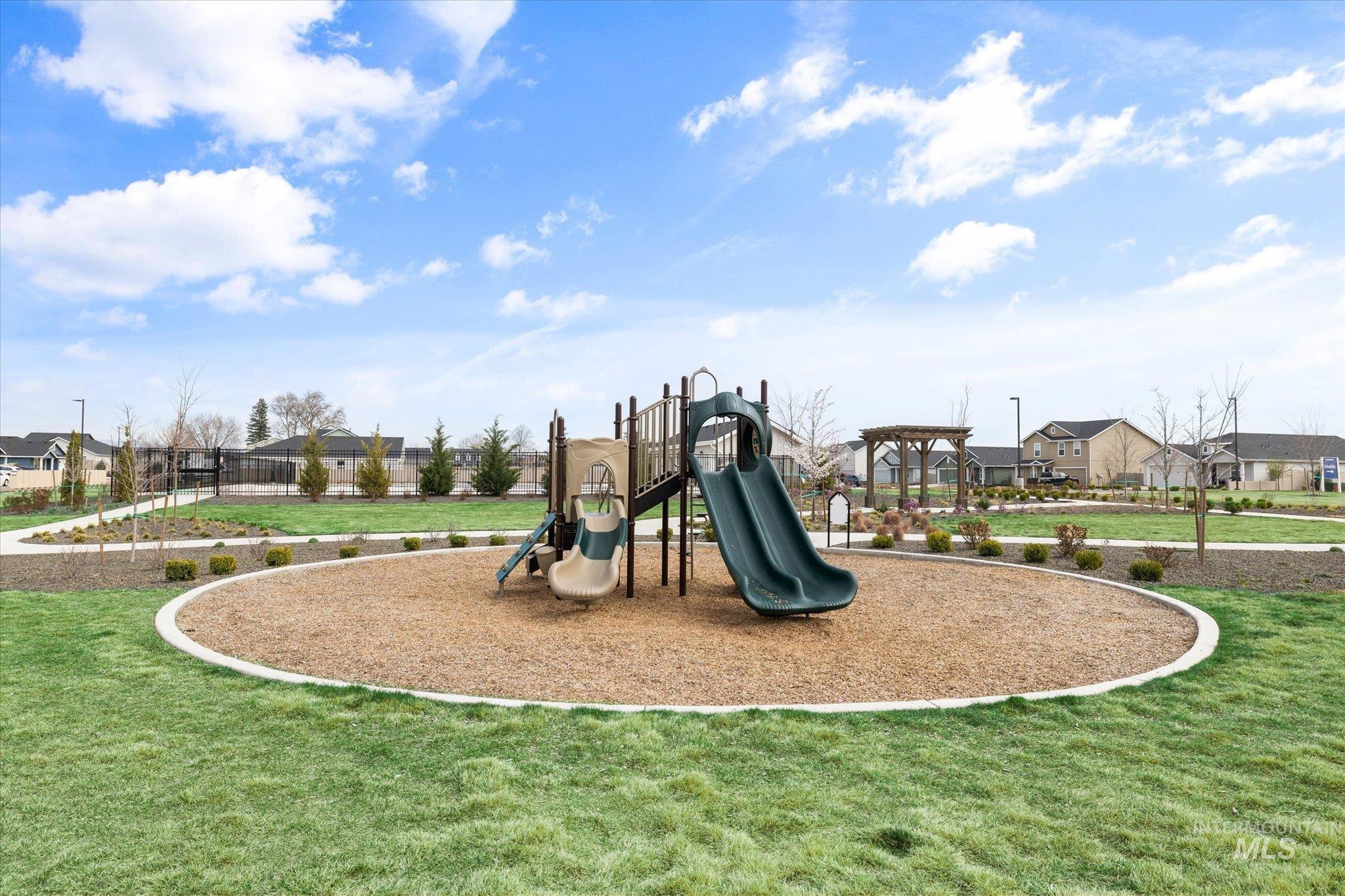 8641 E Velvet Ash St, Nampa, Idaho 83687, 4 Bedrooms, 2 Bathrooms, Residential For Sale, Price $415,000,MLS 98986508