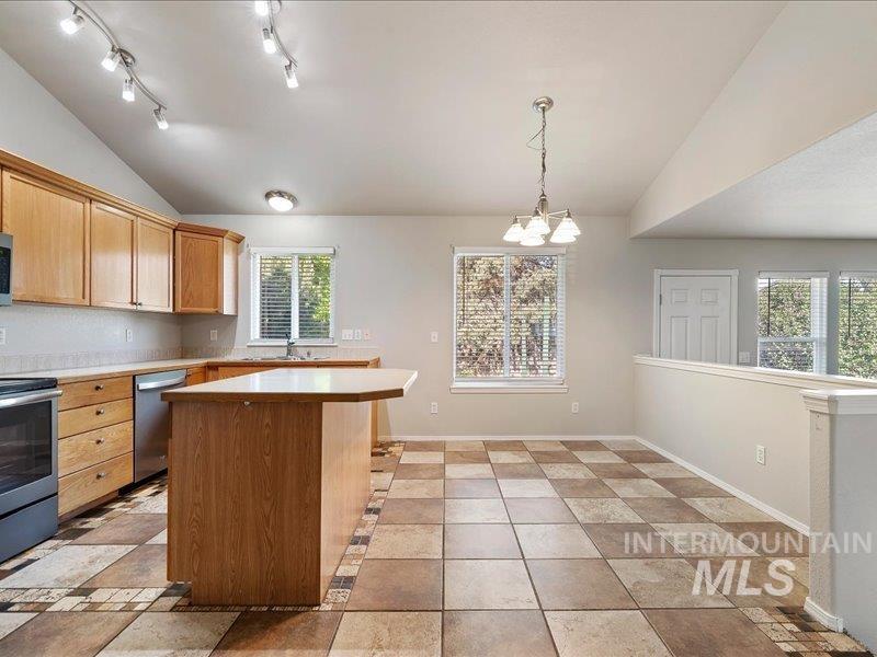 7839 N Duncan, Boise, Idaho 83714, 3 Bedrooms, 2.5 Bathrooms, Residential For Sale, Price $469,900, 98986510