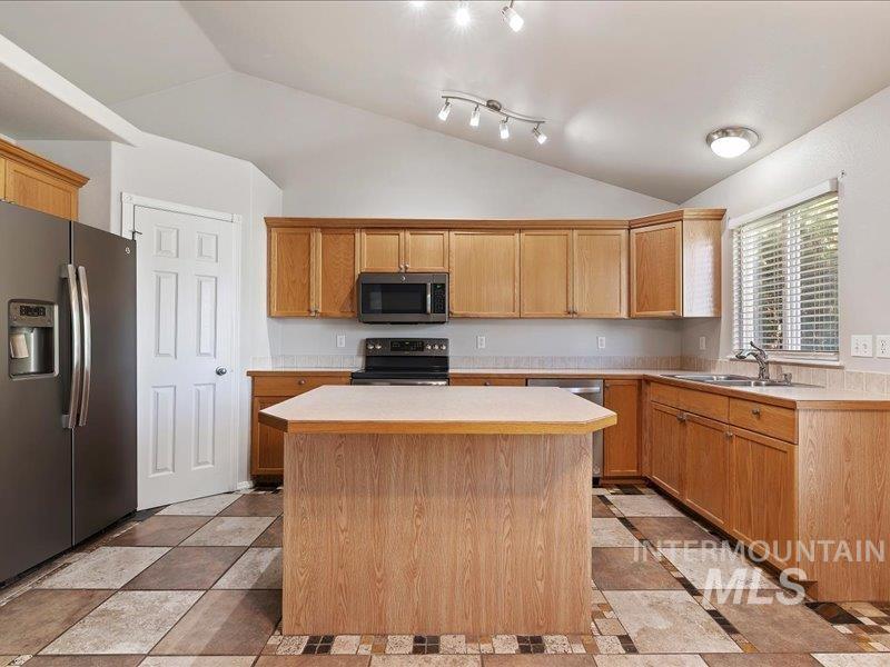 7839 N Duncan, Boise, Idaho 83714, 3 Bedrooms, 2.5 Bathrooms, Residential For Sale, Price $469,900, 98986510