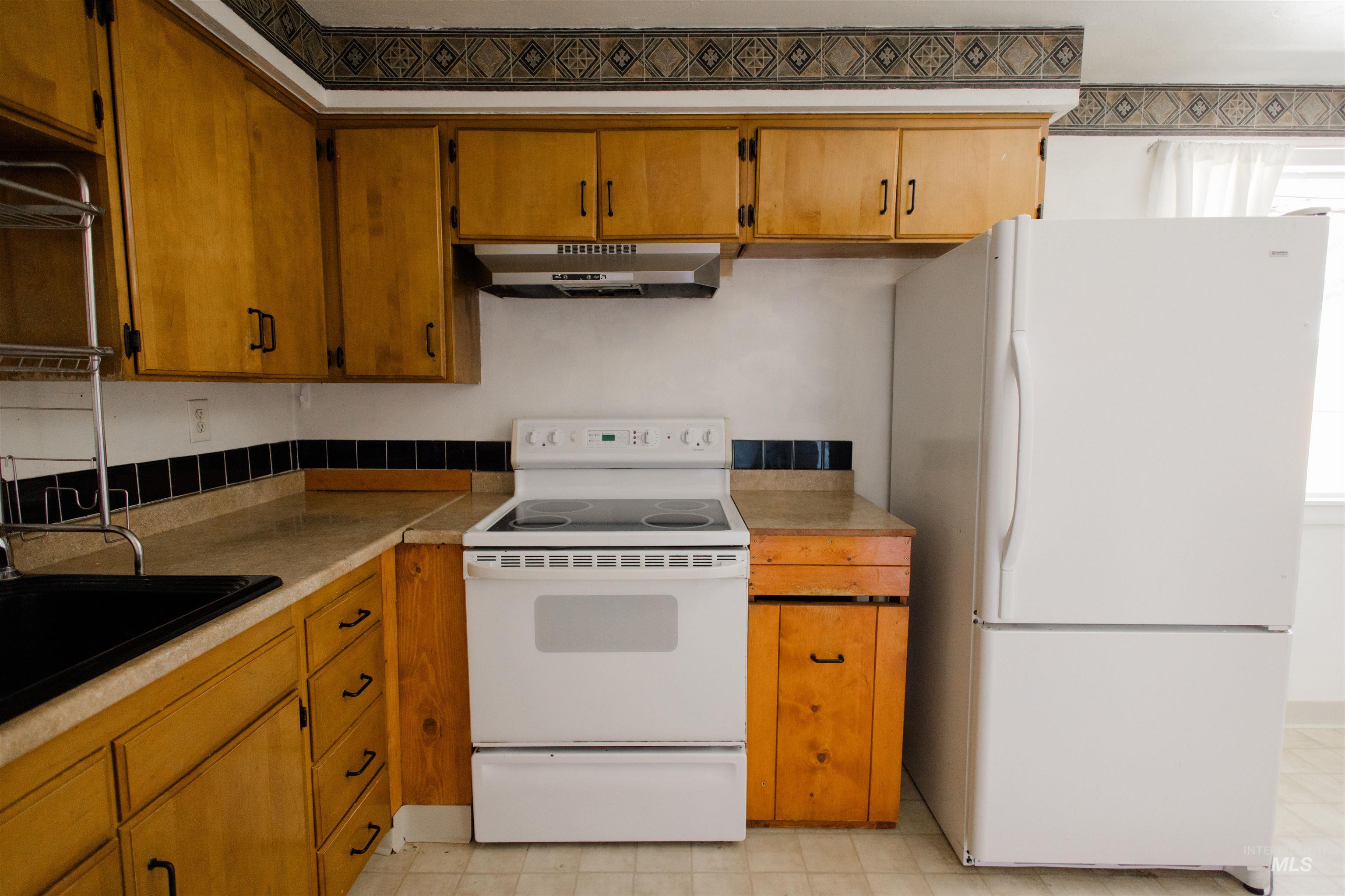 950 E 16th N, Mountain Home, Idaho 83647, 3 Bedrooms, 1 Bathroom, Residential For Sale, Price $290,000,MLS 98986512