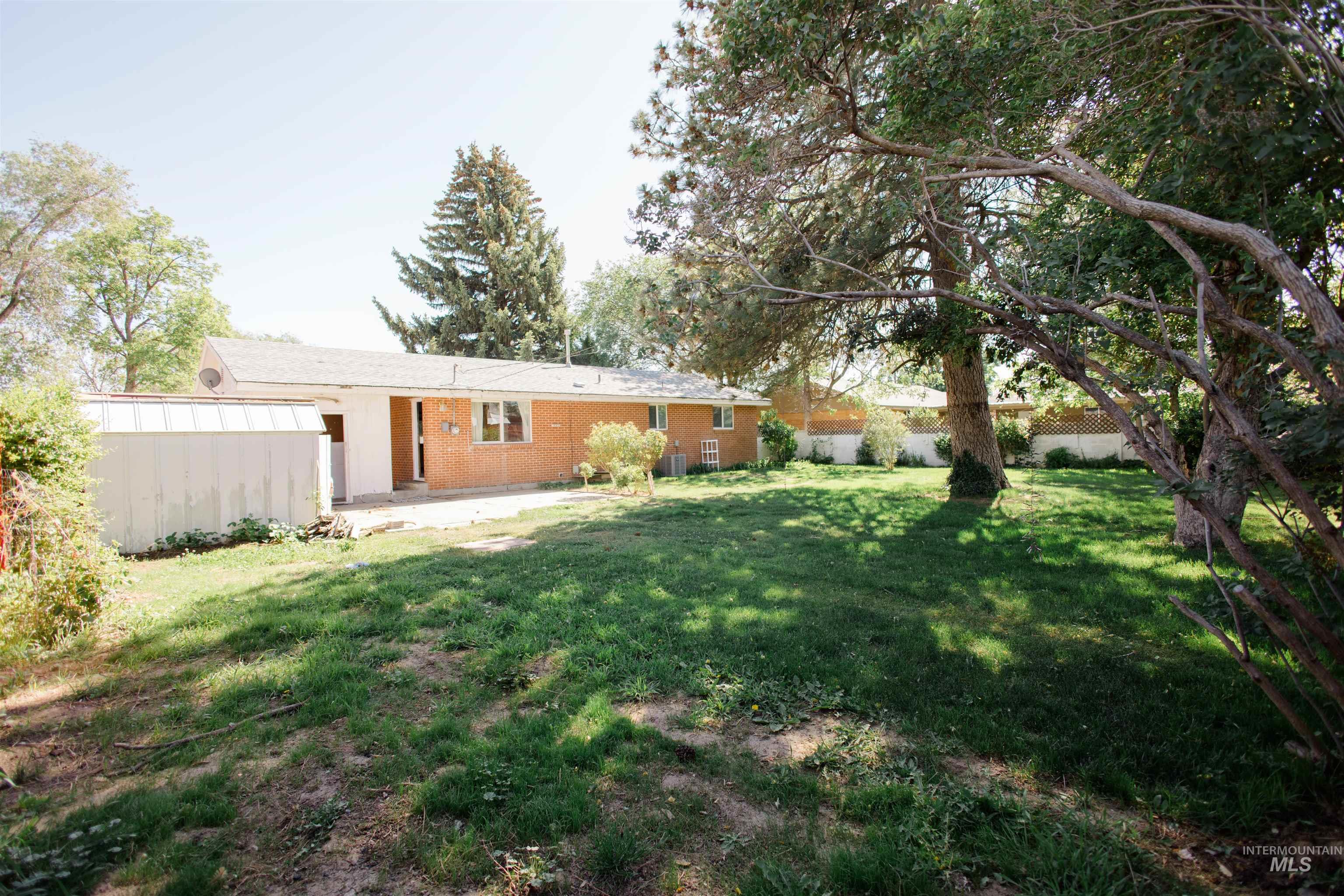 950 E 16th N, Mountain Home, Idaho 83647, 3 Bedrooms, 1 Bathroom, Residential For Sale, Price $290,000,MLS 98986512