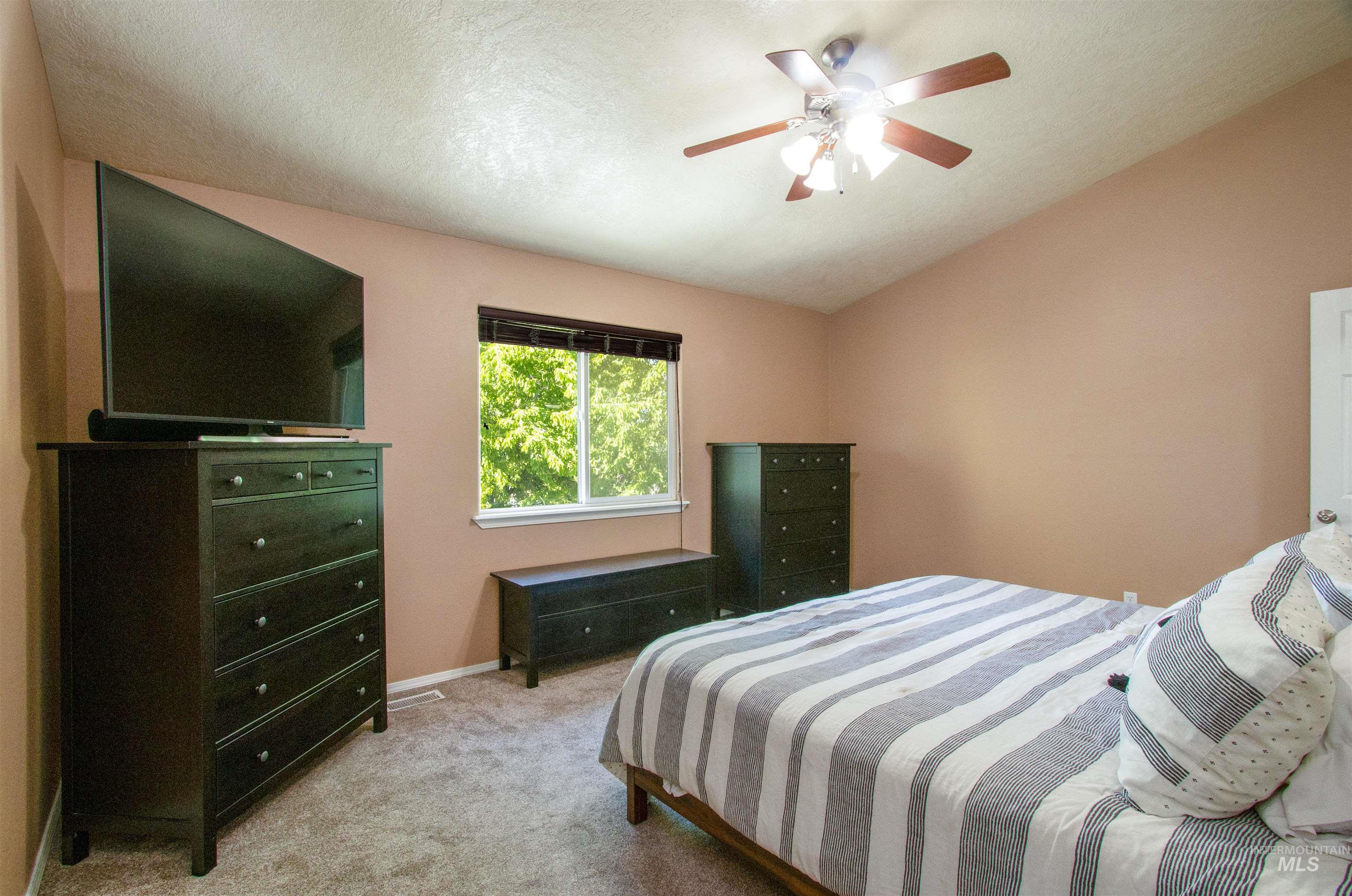 238 E E Moskee Street, Meridian, Idaho 83646, 4 Bedrooms, 2.5 Bathrooms, Residential For Sale, Price $514,900, 98986513