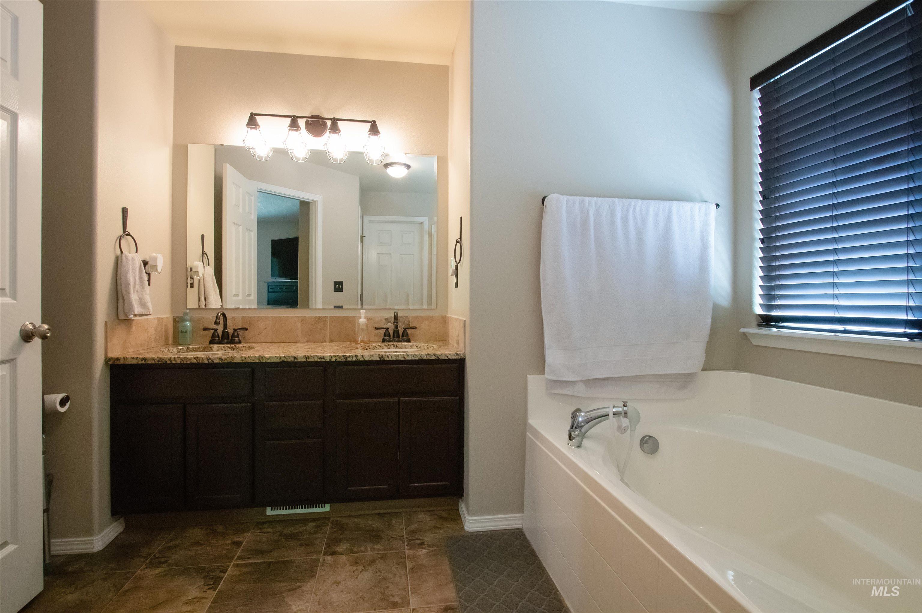 238 E E Moskee Street, Meridian, Idaho 83646, 4 Bedrooms, 2.5 Bathrooms, Residential For Sale, Price $514,900, 98986513