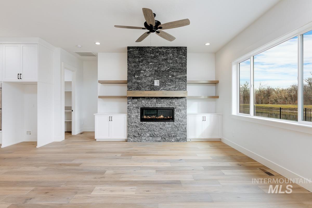 4357 W Estuary Ct., Eagle, Idaho 83616, 4 Bedrooms, 4.5 Bathrooms, Residential For Sale, Price $1,405,518, 98986514
