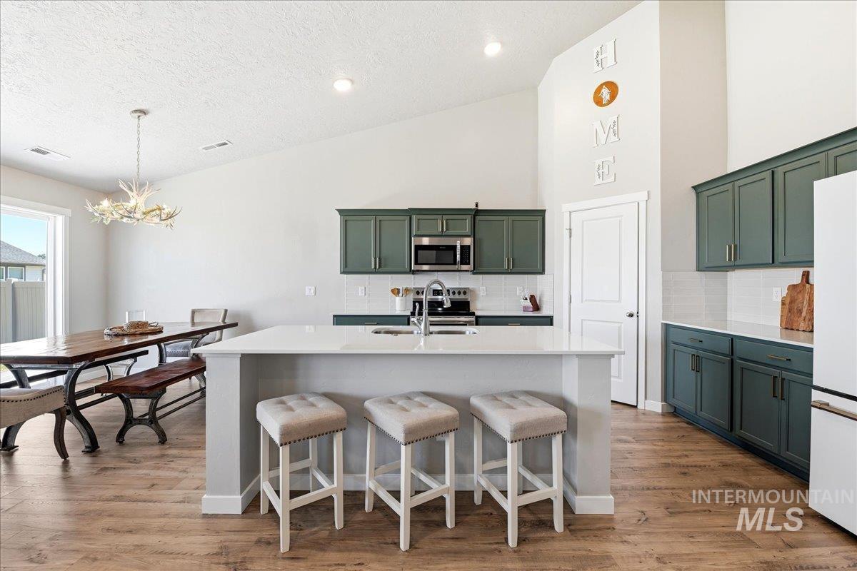 1586 Cashel St, Middleton, Idaho 83664, 4 Bedrooms, 2 Bathrooms, Residential For Sale, Price $464,900,MLS 98986515