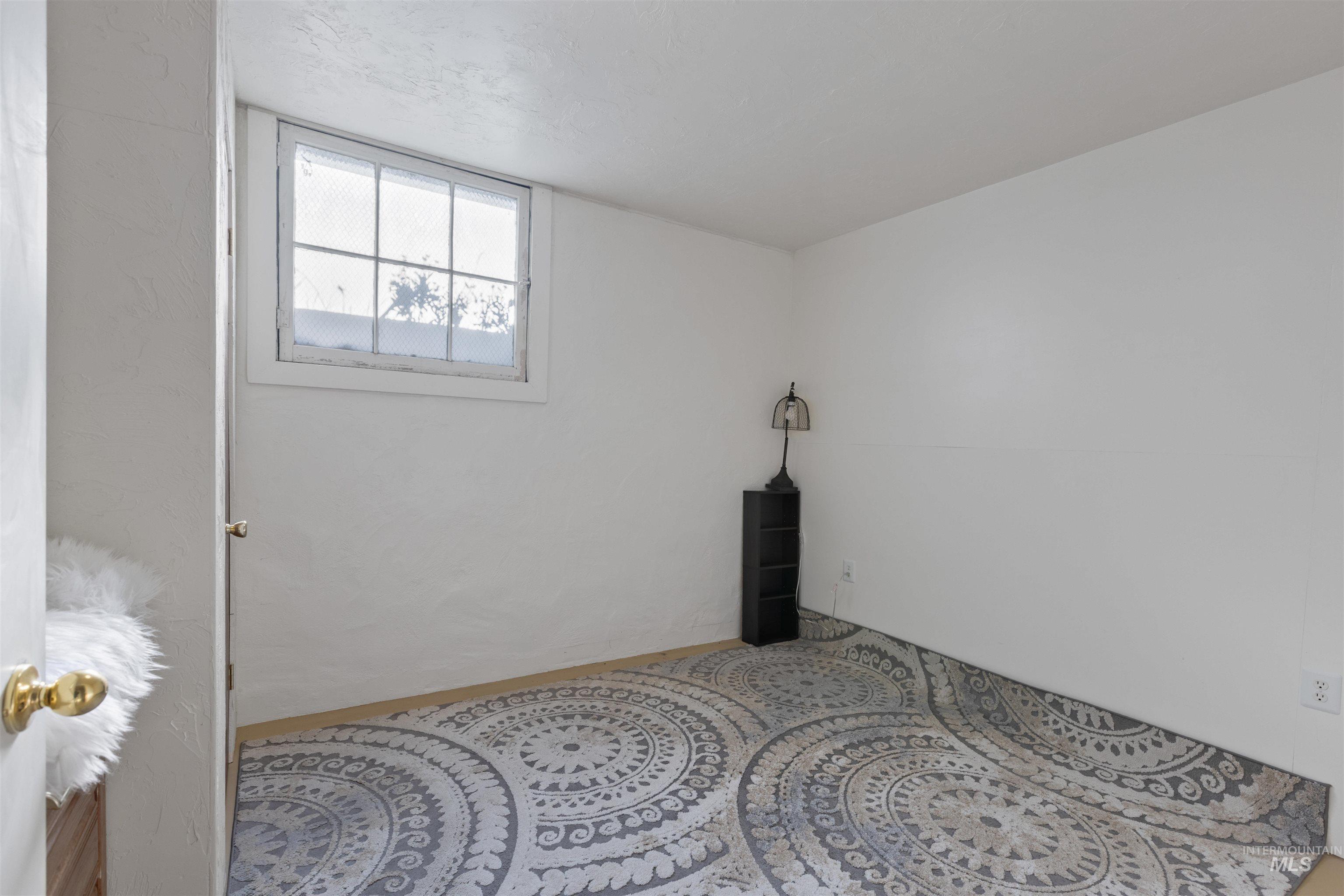 712 N 4th St, Parma, Idaho 83660, 2 Bedrooms, 2 Bathrooms, Residential Income For Sale, Price $520,000,MLS 98986517