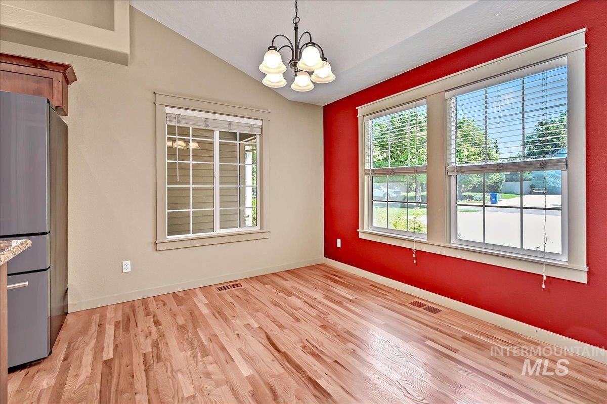 817 N Shadowridge Ave, Eagle, Idaho 83616, 3 Bedrooms, 2 Bathrooms, Residential For Sale, Price $579,000, 98986518