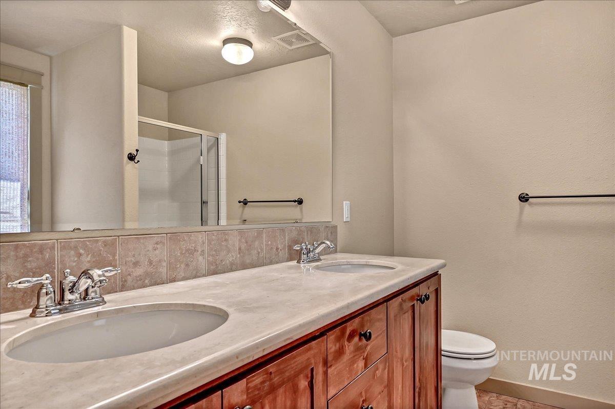 817 N Shadowridge Ave, Eagle, Idaho 83616, 3 Bedrooms, 2 Bathrooms, Residential For Sale, Price $579,000, 98986518