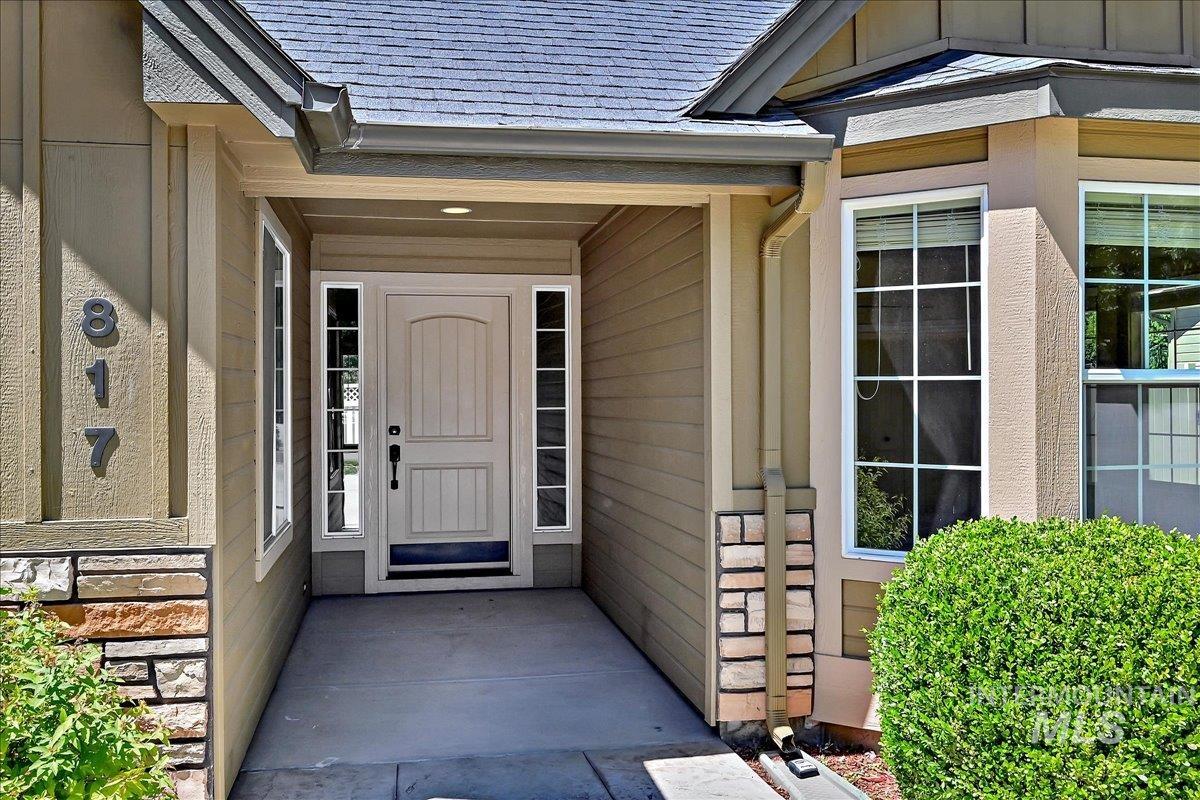 817 N Shadowridge Ave, Eagle, Idaho 83616, 3 Bedrooms, 2 Bathrooms, Residential For Sale, Price $579,000, 98986518