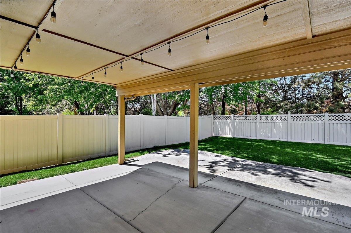 817 N Shadowridge Ave, Eagle, Idaho 83616, 3 Bedrooms, 2 Bathrooms, Residential For Sale, Price $579,000, 98986518