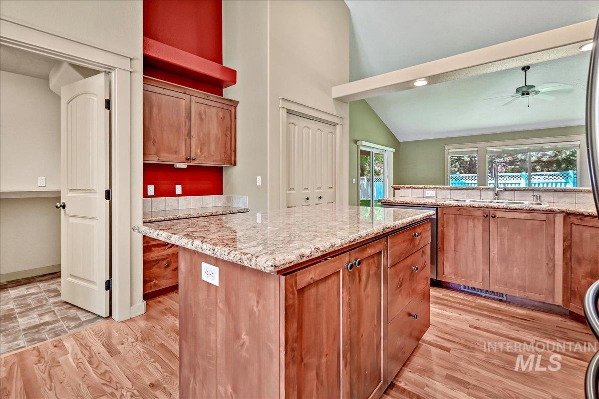817 N Shadowridge Ave, Eagle, Idaho 83616, 3 Bedrooms, 2 Bathrooms, Residential For Sale, Price $579,000, 98986518
