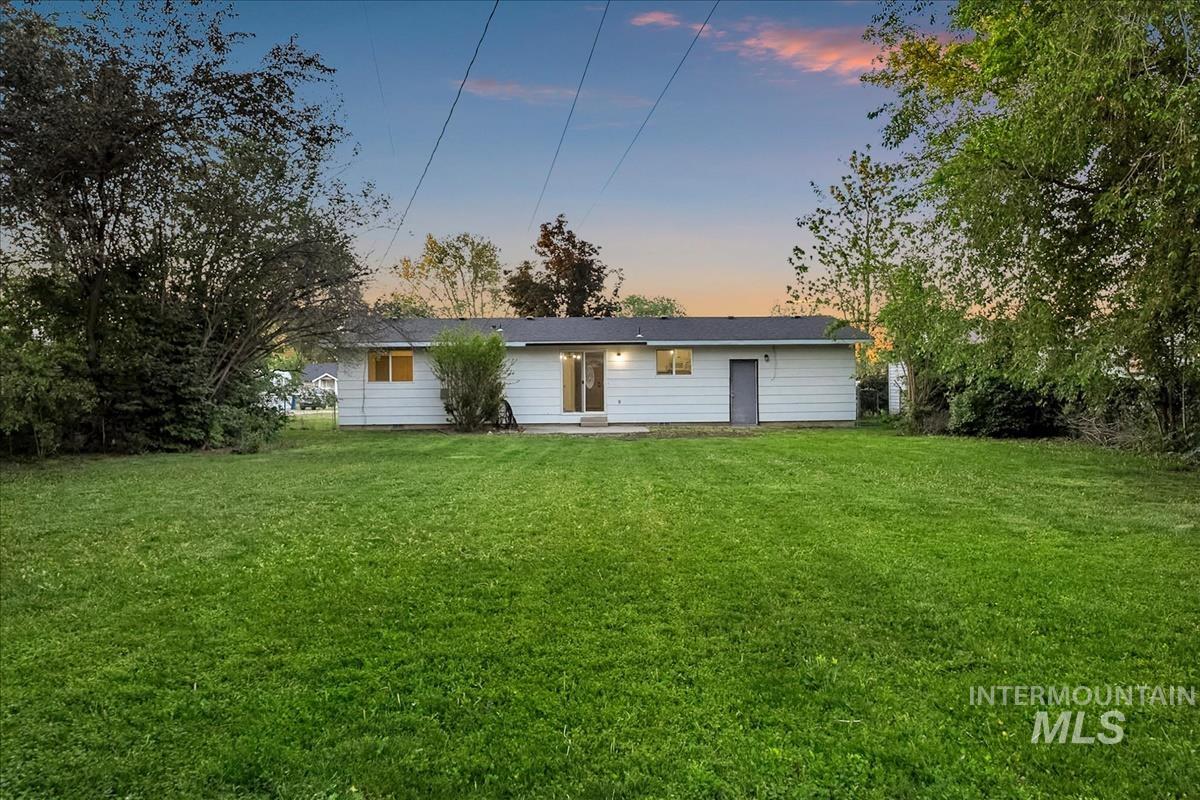 131 Shoshone Avenue, Nampa, Idaho 83651, 3 Bedrooms, 1 Bathroom, Residential For Sale, Price $340,000,MLS 98986519