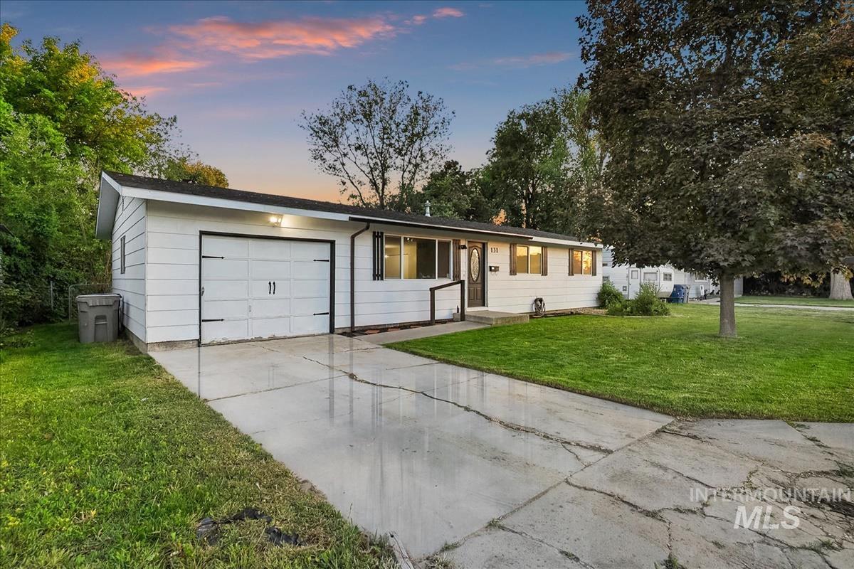 131 Shoshone Avenue, Nampa, Idaho 83651, 3 Bedrooms, 1 Bathroom, Residential For Sale, Price $340,000,MLS 98986519