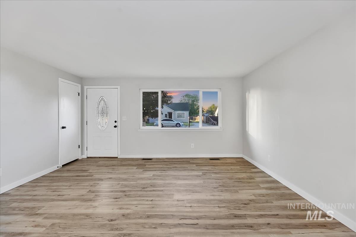 131 Shoshone Avenue, Nampa, Idaho 83651, 3 Bedrooms, 1 Bathroom, Residential For Sale, Price $340,000,MLS 98986519
