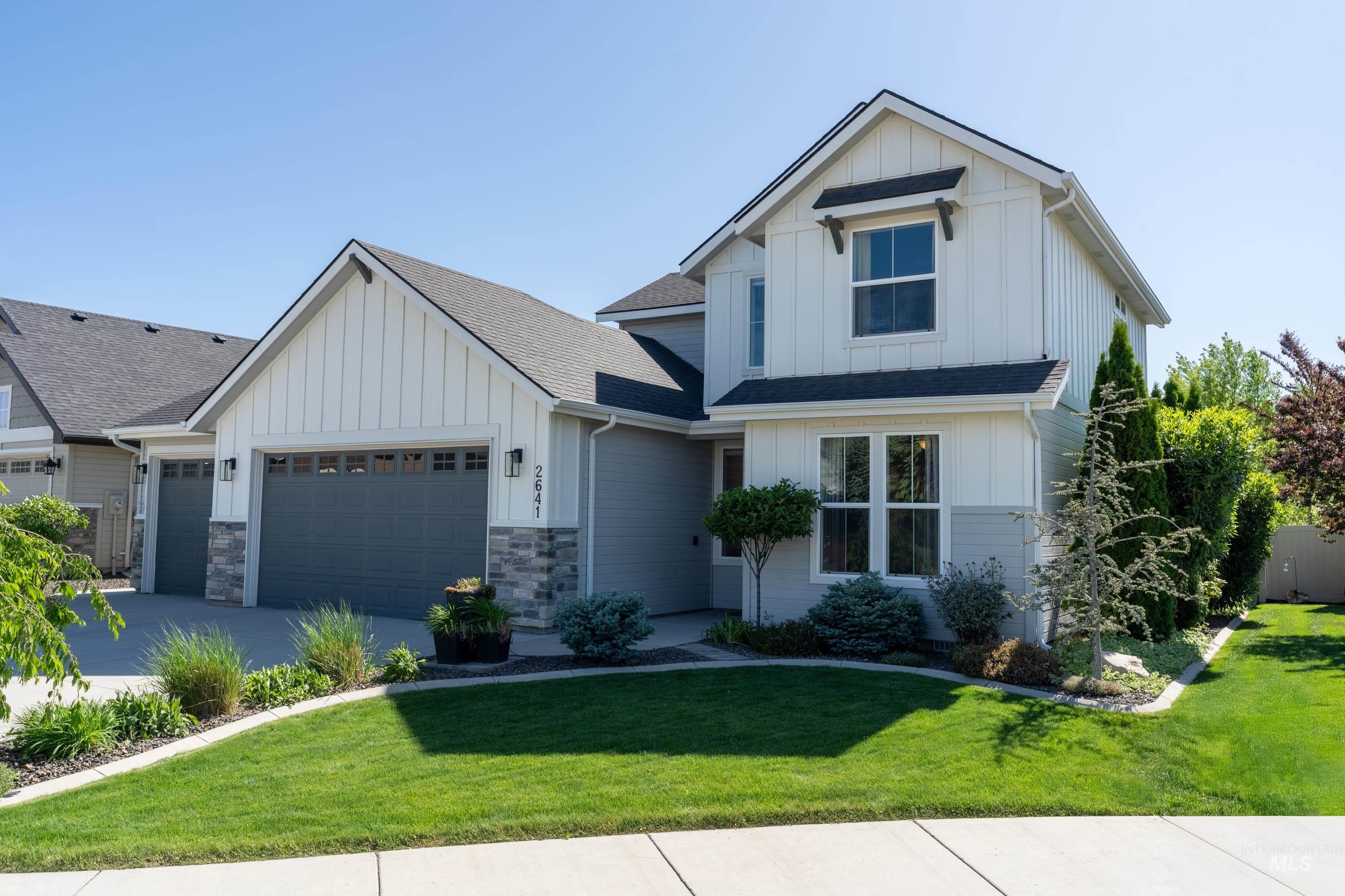 2641 N Whitebird Place, Meridian, Idaho 83646, 3 Bedrooms, 3 Bathrooms, Residential For Sale, Price $675,000, 98986521