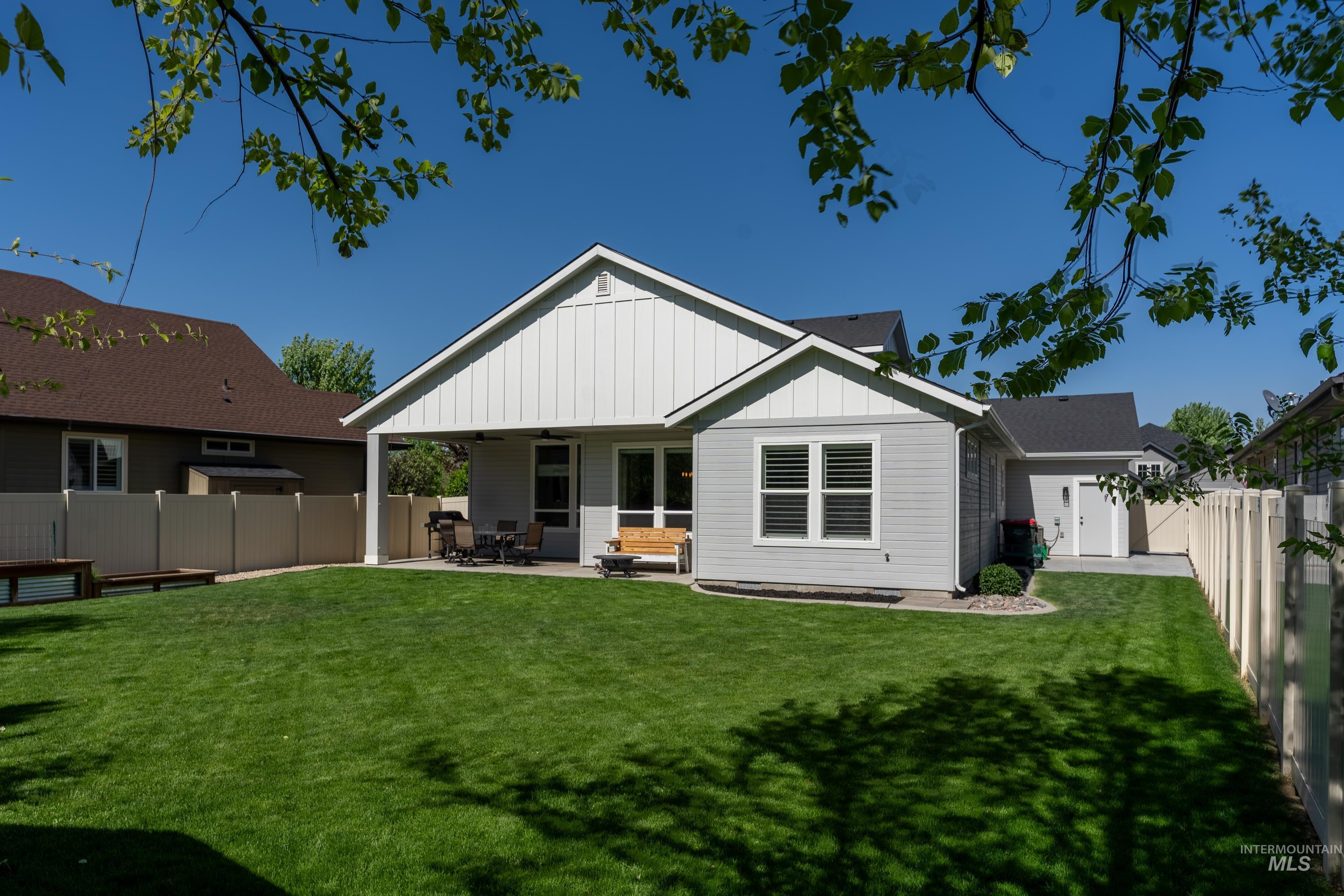2641 N Whitebird Place, Meridian, Idaho 83646, 3 Bedrooms, 3 Bathrooms, Residential For Sale, Price $675,000, 98986521