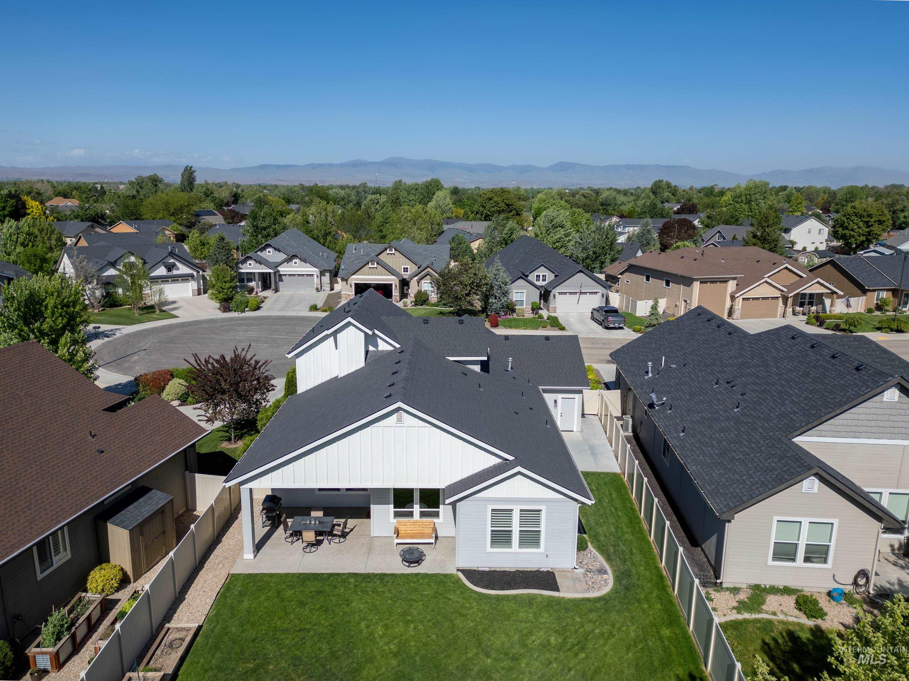 2641 N Whitebird Place, Meridian, Idaho 83646, 3 Bedrooms, 3 Bathrooms, Residential For Sale, Price $675,000, 98986521
