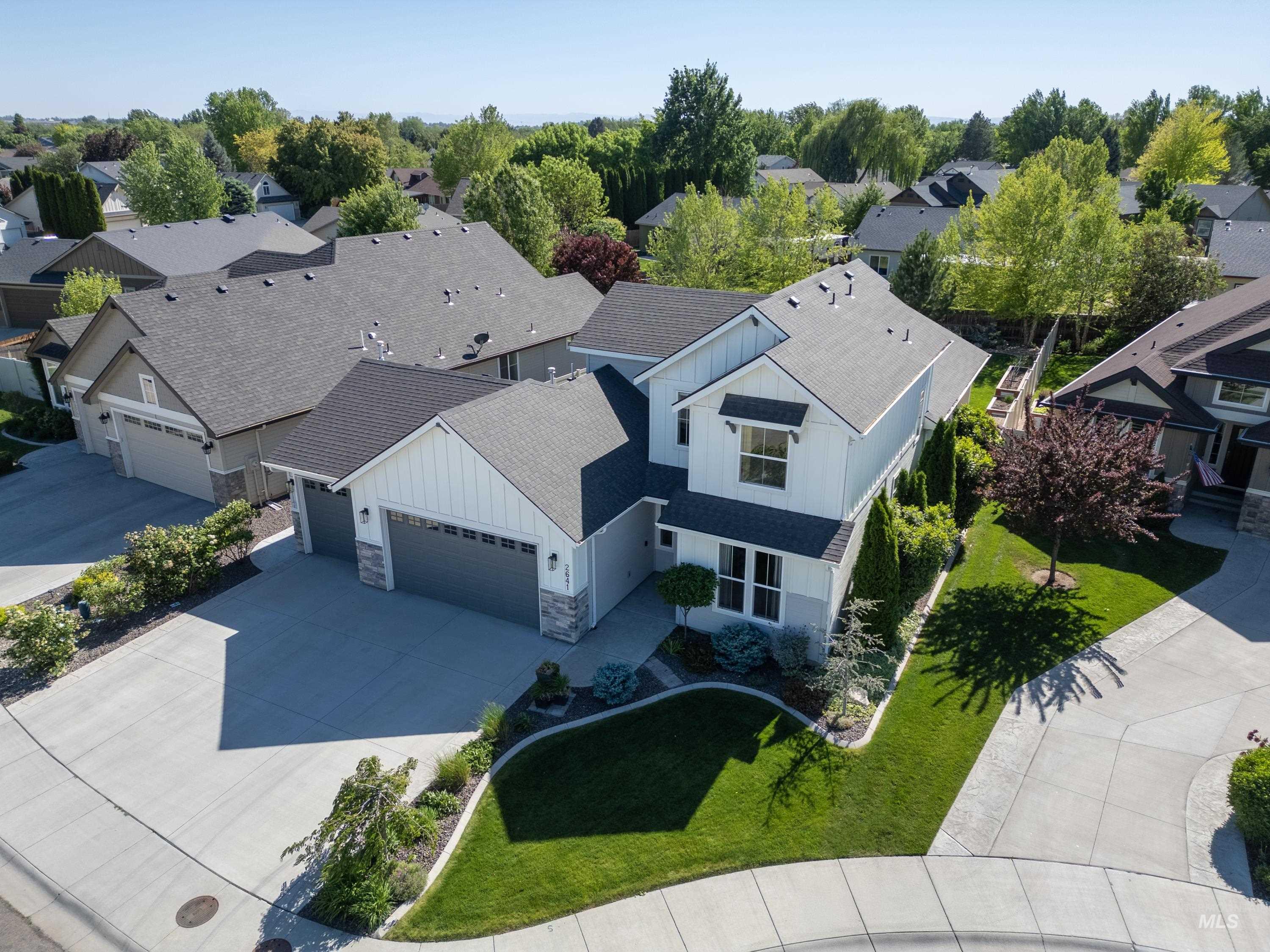 2641 N Whitebird Place, Meridian, Idaho 83646, 3 Bedrooms, 3 Bathrooms, Residential For Sale, Price $675,000, 98986521