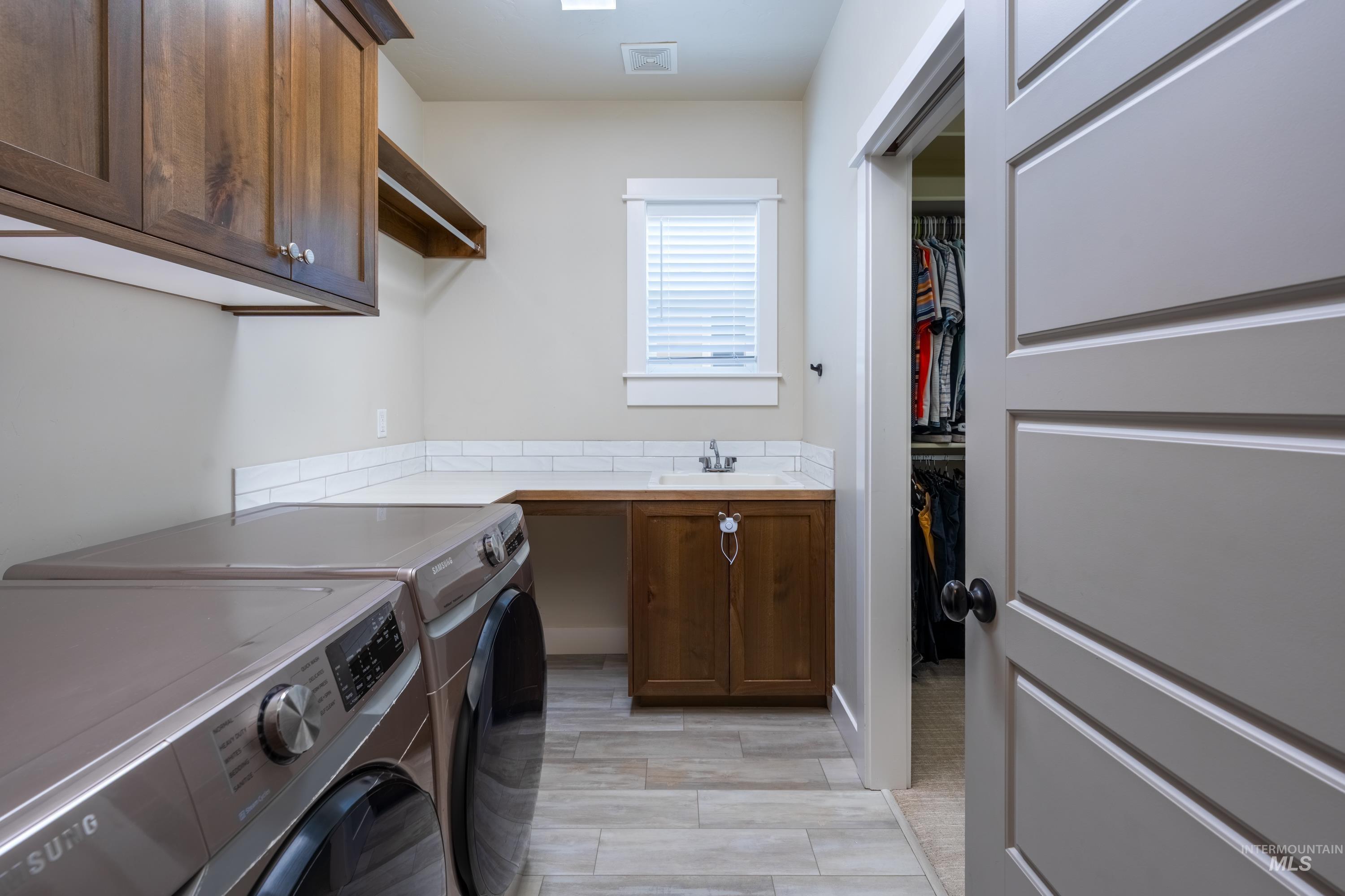 2641 N Whitebird Place, Meridian, Idaho 83646, 3 Bedrooms, 3 Bathrooms, Residential For Sale, Price $675,000, 98986521