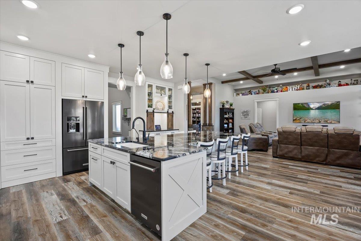 1587 Clear Creek Loop, Twin Falls, Idaho 83301-8322, 4 Bedrooms, 3 Bathrooms, Residential For Sale, Price $954,900, 98986522