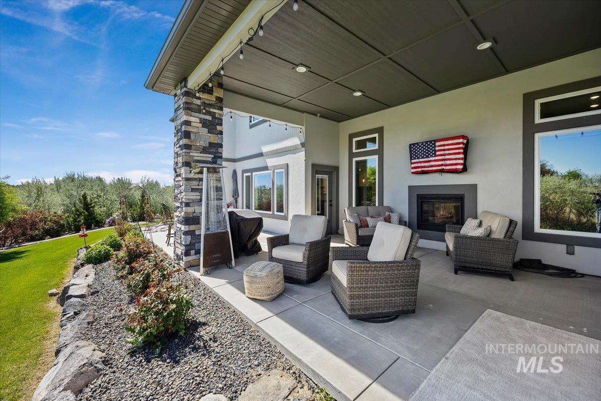1587 Clear Creek Loop, Twin Falls, Idaho 83301-8322, 4 Bedrooms, 3 Bathrooms, Residential For Sale, Price $954,900, 98986522
