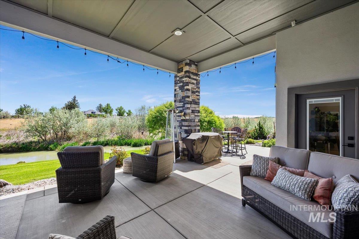 1587 Clear Creek Loop, Twin Falls, Idaho 83301-8322, 4 Bedrooms, 3 Bathrooms, Residential For Sale, Price $954,900, 98986522