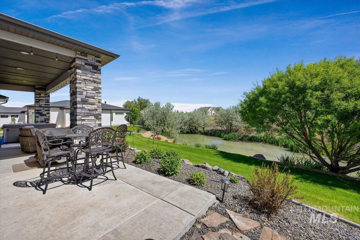 1587 Clear Creek Loop, Twin Falls, Idaho 83301-8322, 4 Bedrooms, 3 Bathrooms, Residential For Sale, Price $954,900, 98986522
