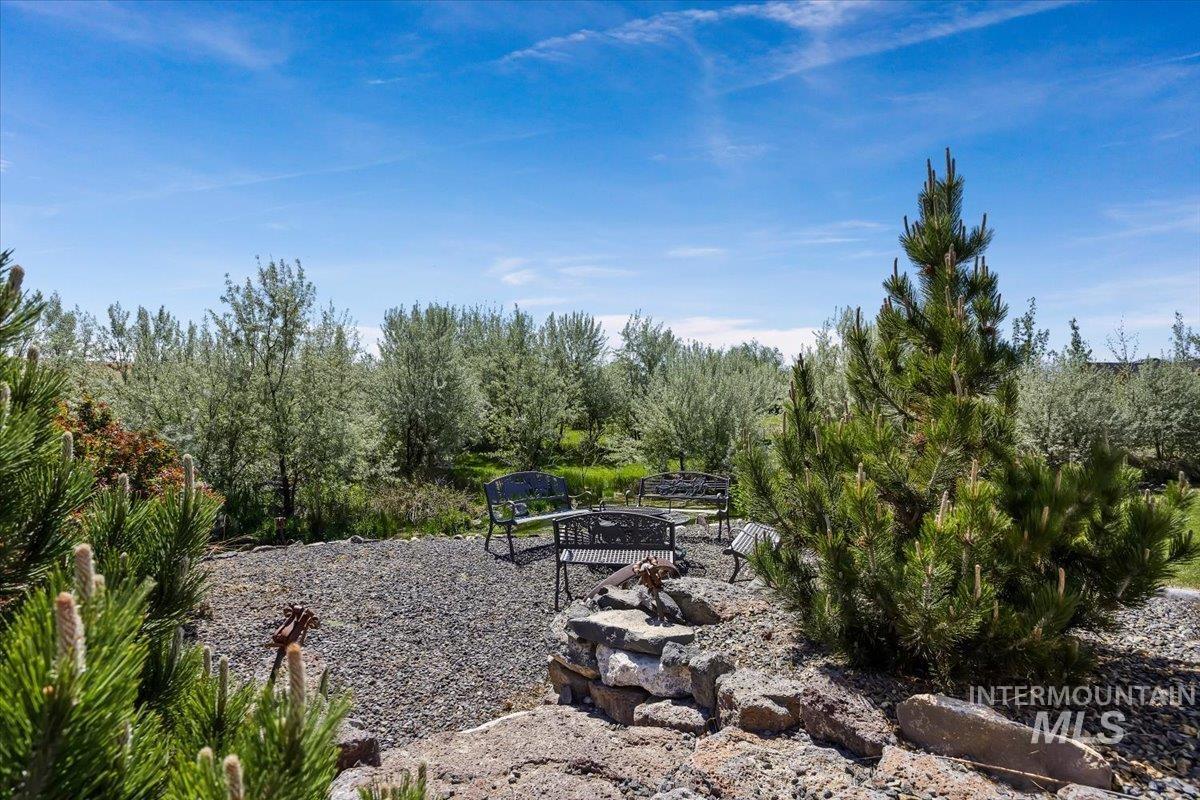 1587 Clear Creek Loop, Twin Falls, Idaho 83301-8322, 4 Bedrooms, 3 Bathrooms, Residential For Sale, Price $954,900, 98986522