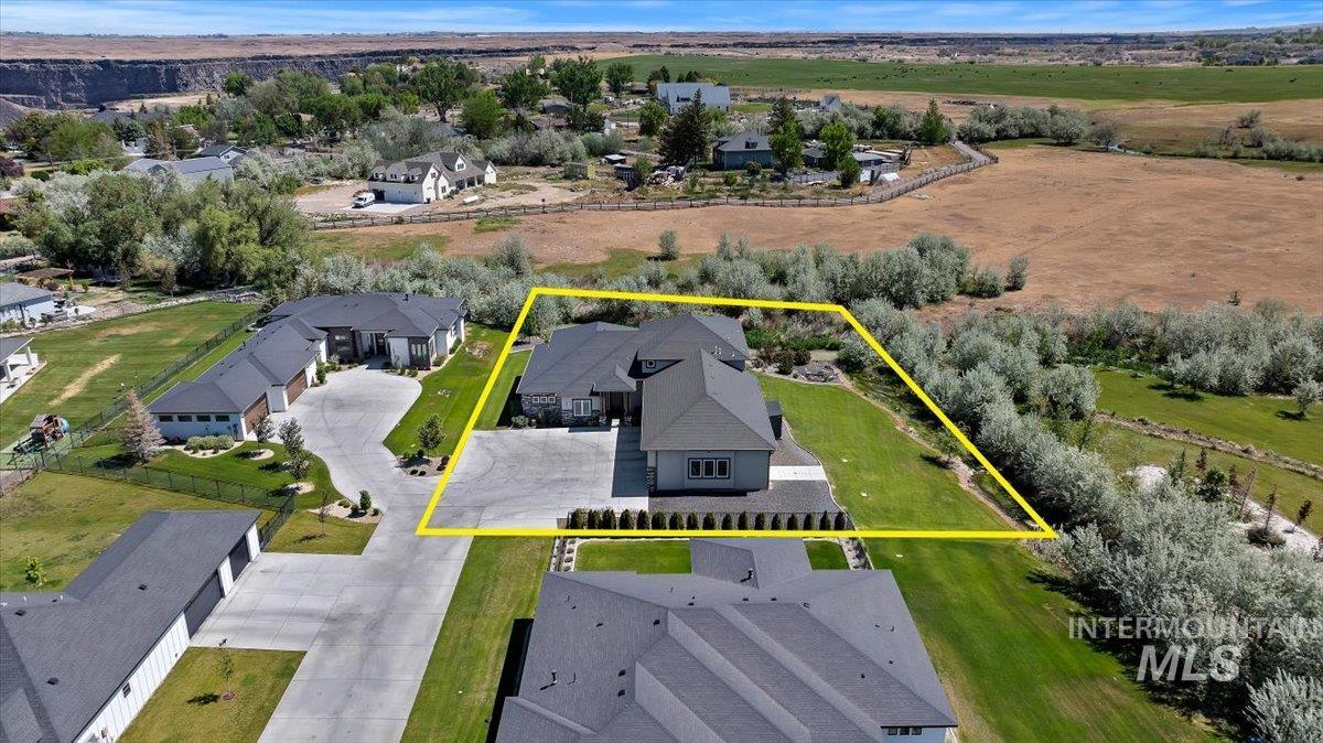 1587 Clear Creek Loop, Twin Falls, Idaho 83301-8322, 4 Bedrooms, 3 Bathrooms, Residential For Sale, Price $954,900, 98986522
