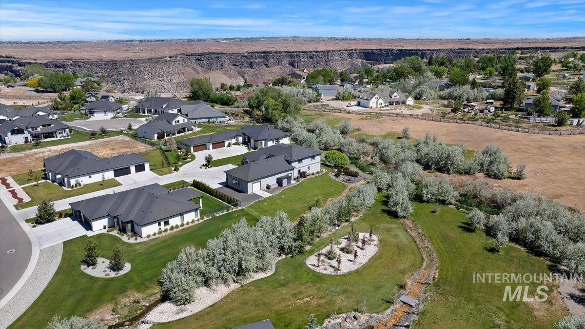 1587 Clear Creek Loop, Twin Falls, Idaho 83301-8322, 4 Bedrooms, 3 Bathrooms, Residential For Sale, Price $954,900, 98986522