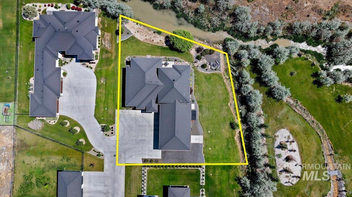 1587 Clear Creek Loop, Twin Falls, Idaho 83301-8322, 4 Bedrooms, 3 Bathrooms, Residential For Sale, Price $954,900, 98986522