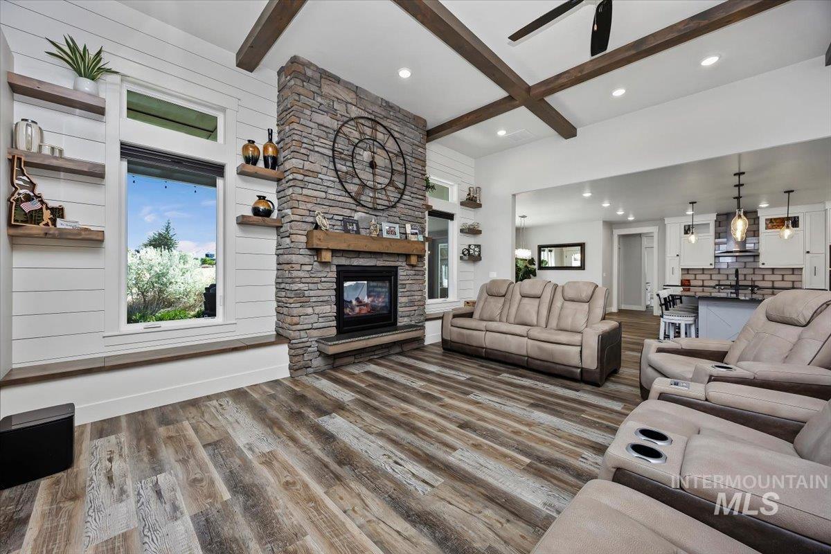 1587 Clear Creek Loop, Twin Falls, Idaho 83301-8322, 4 Bedrooms, 3 Bathrooms, Residential For Sale, Price $954,900, 98986522