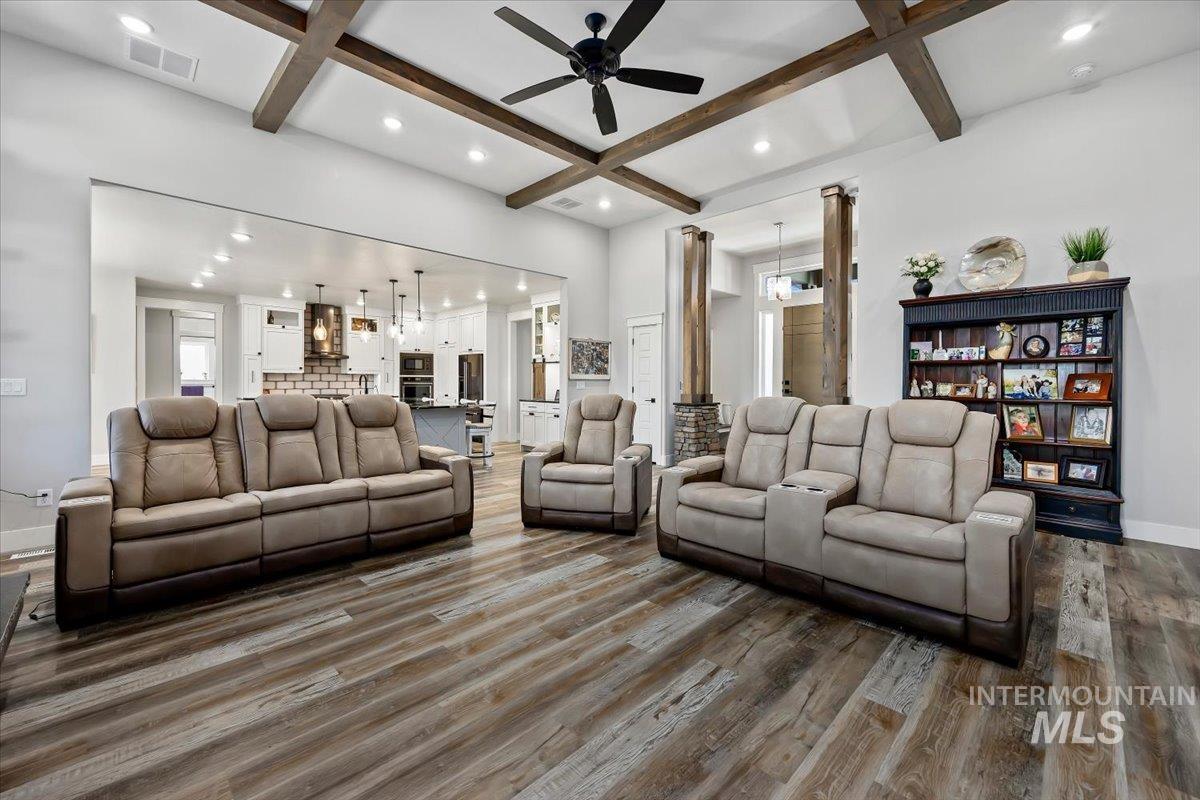 1587 Clear Creek Loop, Twin Falls, Idaho 83301-8322, 4 Bedrooms, 3 Bathrooms, Residential For Sale, Price $954,900, 98986522