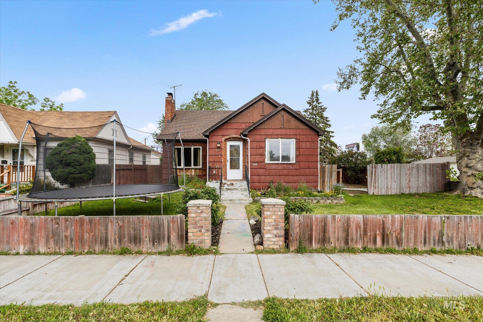1203 13th Ave S, Nampa, Idaho 83651, 4 Bedrooms, 1 Bathroom, Residential For Sale, Price $330,000,MLS 98986523