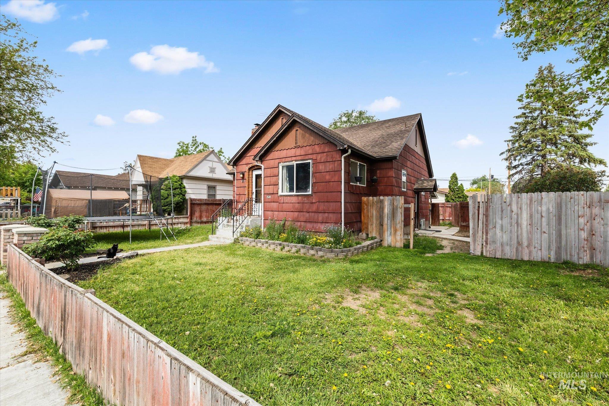 1203 13th Ave S, Nampa, Idaho 83651, 4 Bedrooms, 1 Bathroom, Residential For Sale, Price $330,000,MLS 98986523