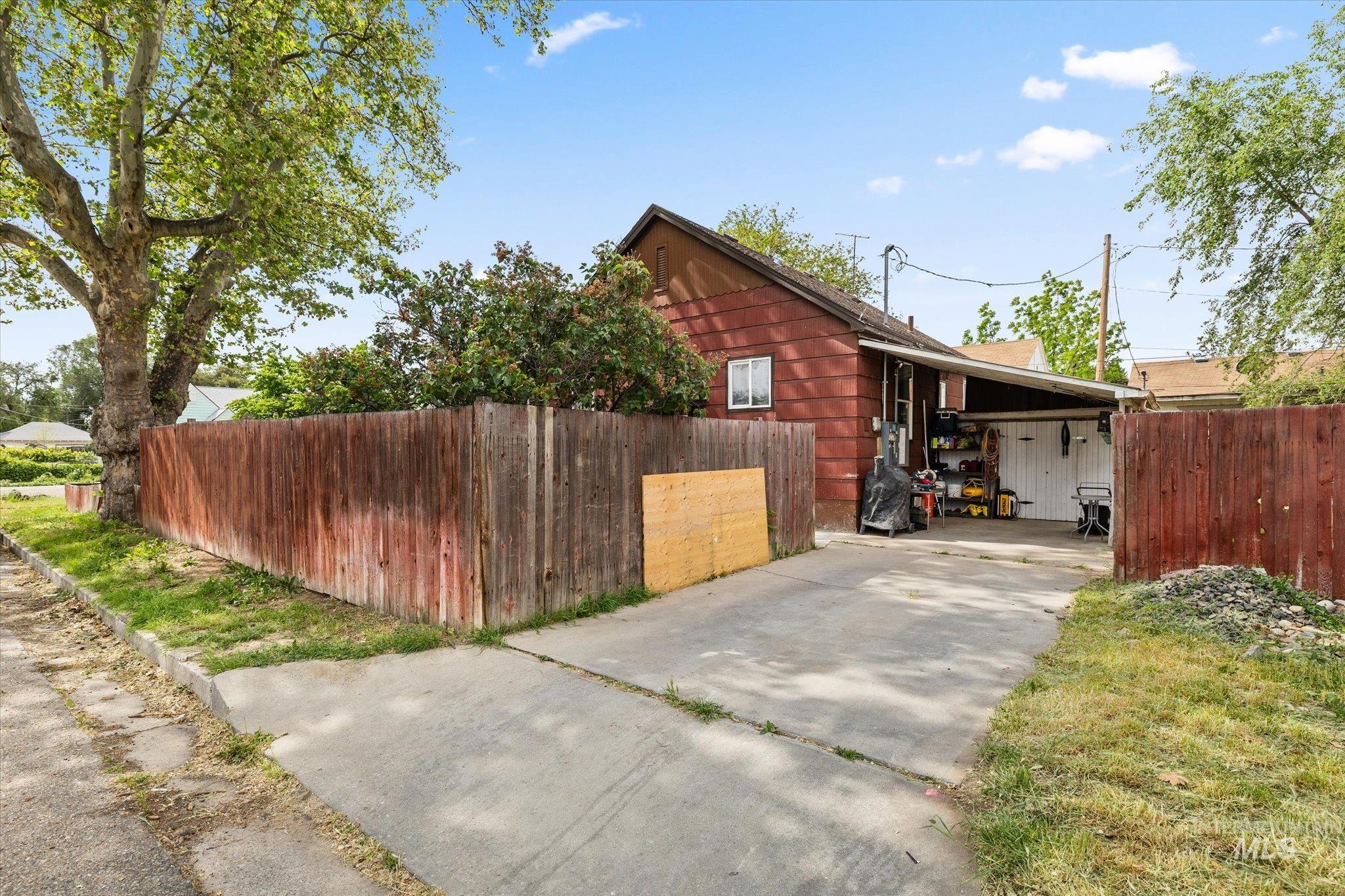 1203 13th Ave S, Nampa, Idaho 83651, 4 Bedrooms, 1 Bathroom, Residential For Sale, Price $330,000,MLS 98986523