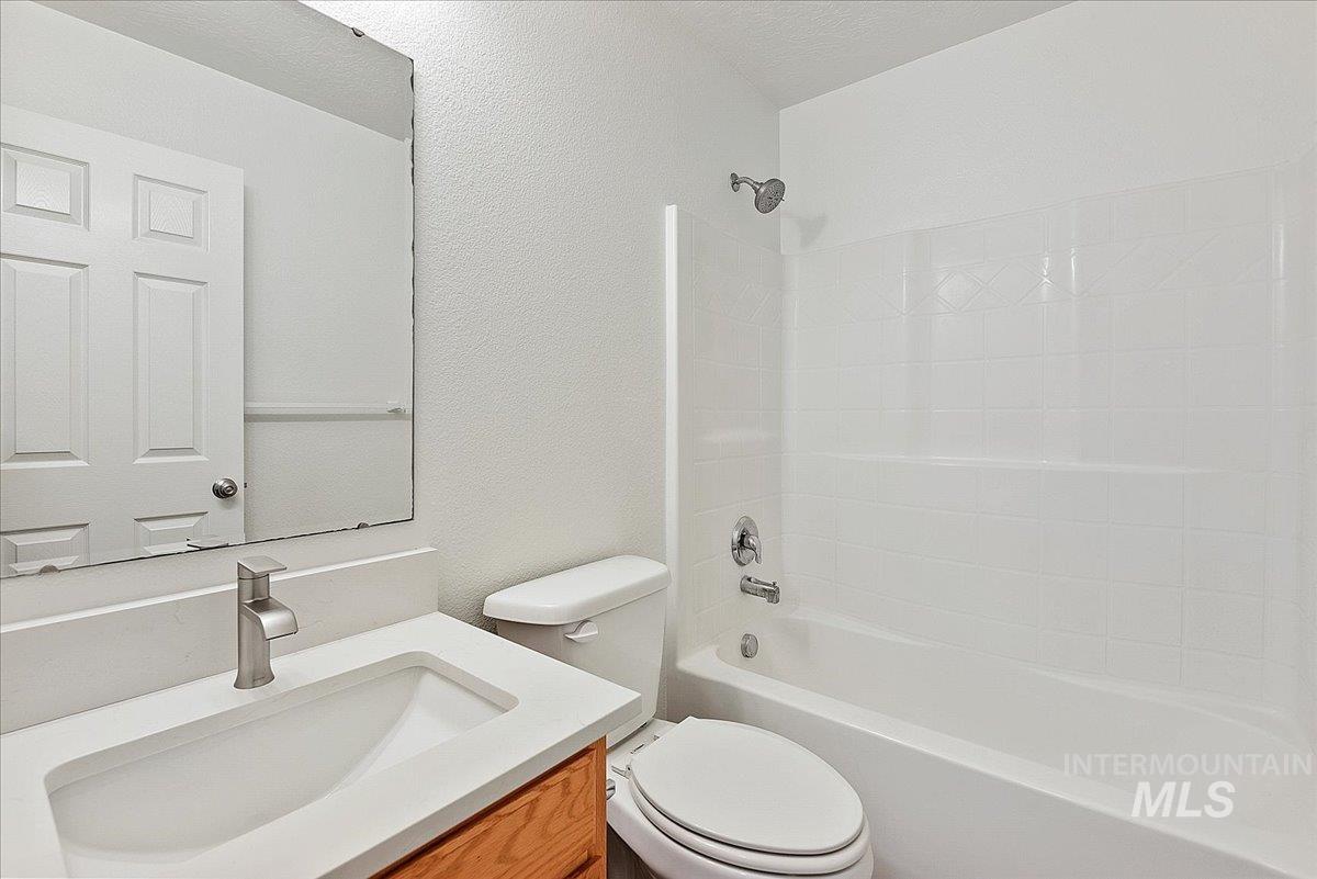 3502 S Twin Springs Way, Nampa, Idaho 83686, 3 Bedrooms, 2 Bathrooms, Residential For Sale, Price $364,900,MLS 98986524