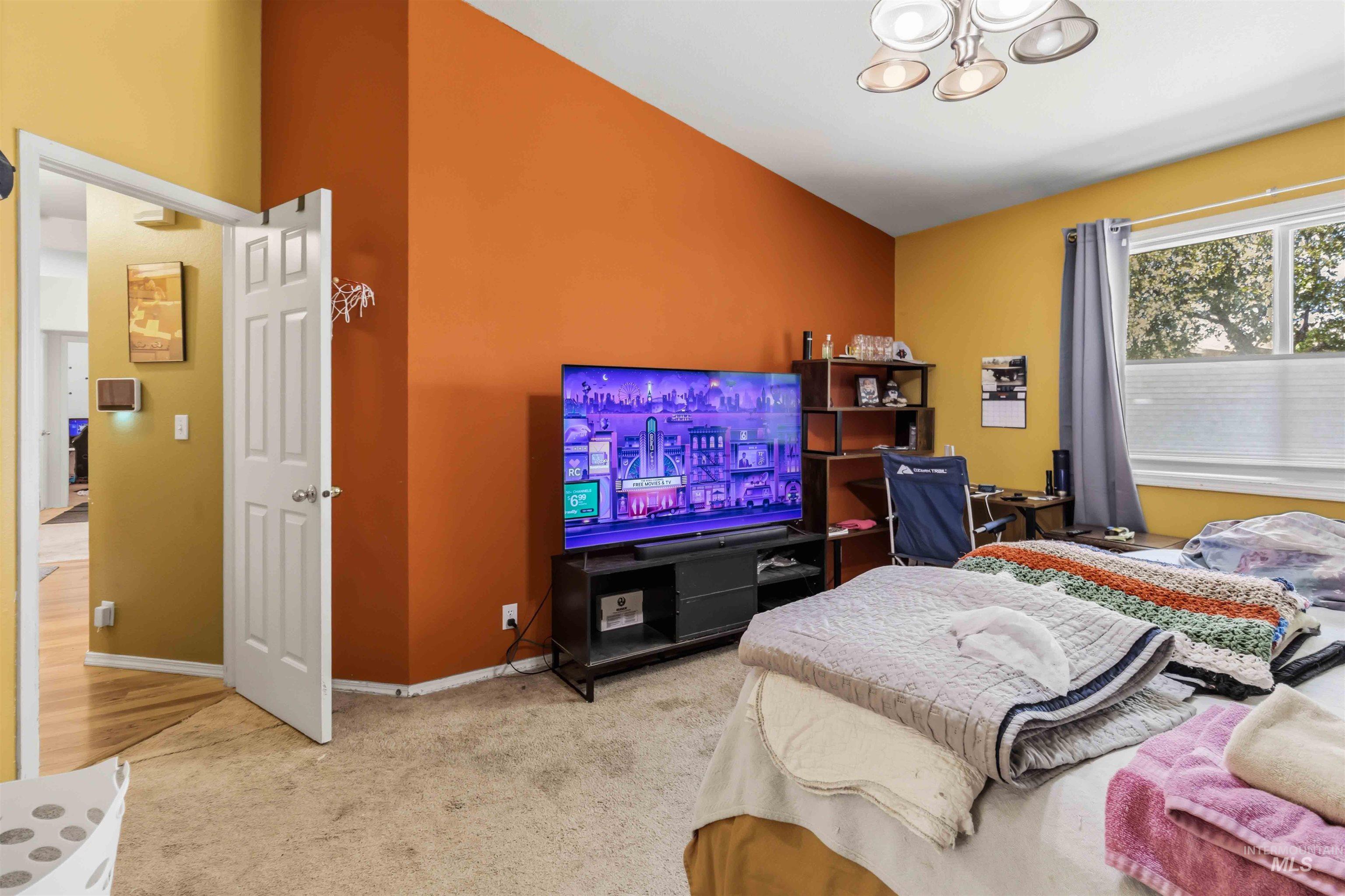 10164 W Florence Ct, Boise, Idaho 83704-9789, 3 Bedrooms, 2 Bathrooms, Residential For Sale, Price $399,000,MLS 98986525
