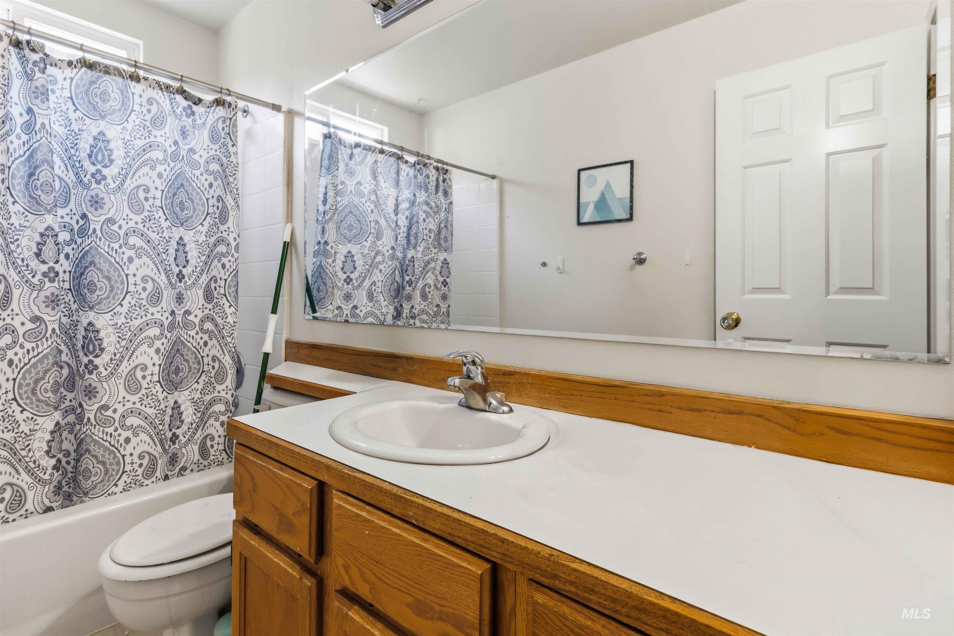 10164 W Florence Ct, Boise, Idaho 83704-9789, 3 Bedrooms, 2 Bathrooms, Residential For Sale, Price $399,000,MLS 98986525