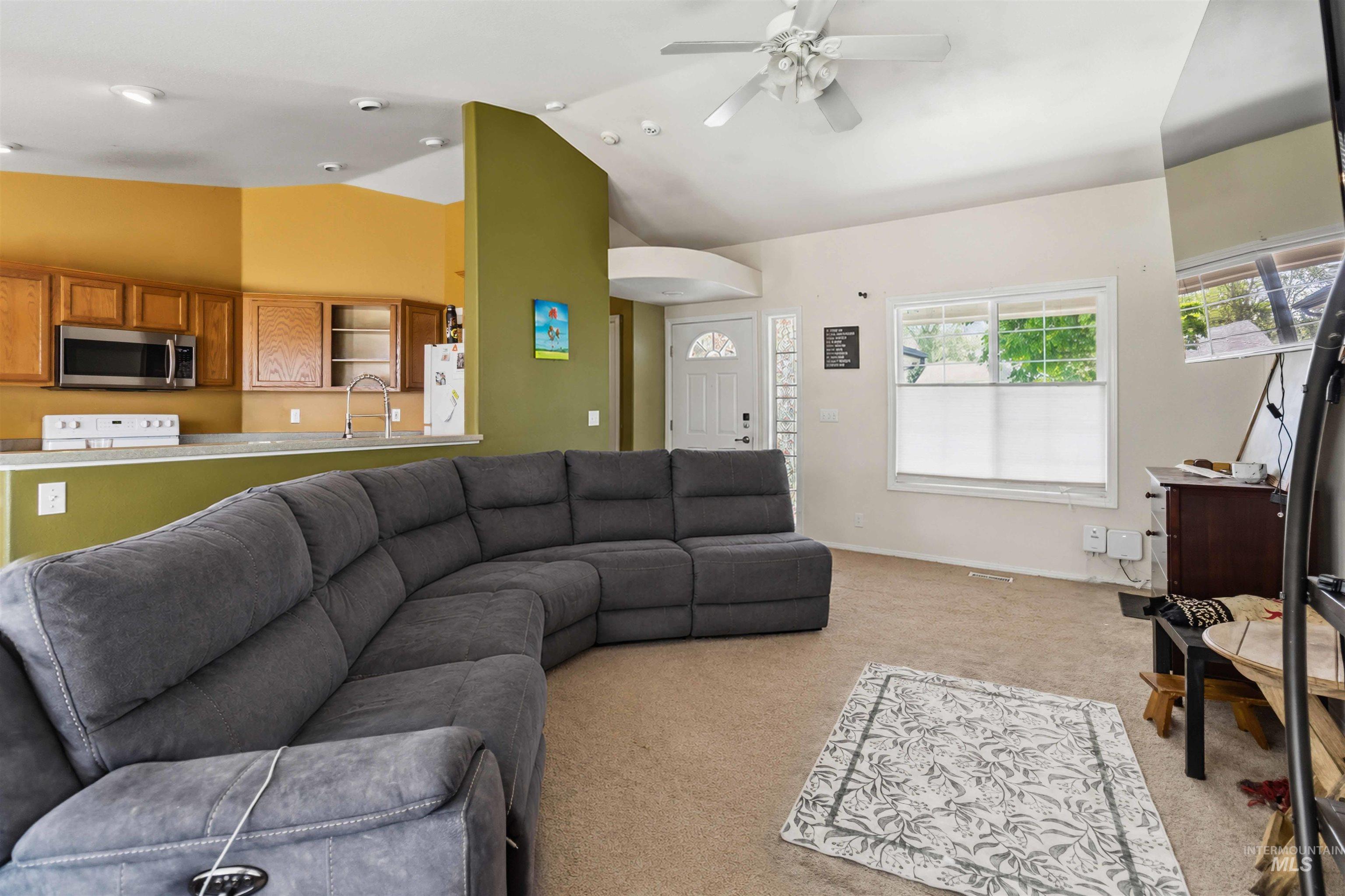 10164 W Florence Ct, Boise, Idaho 83704-9789, 3 Bedrooms, 2 Bathrooms, Residential For Sale, Price $399,000,MLS 98986525