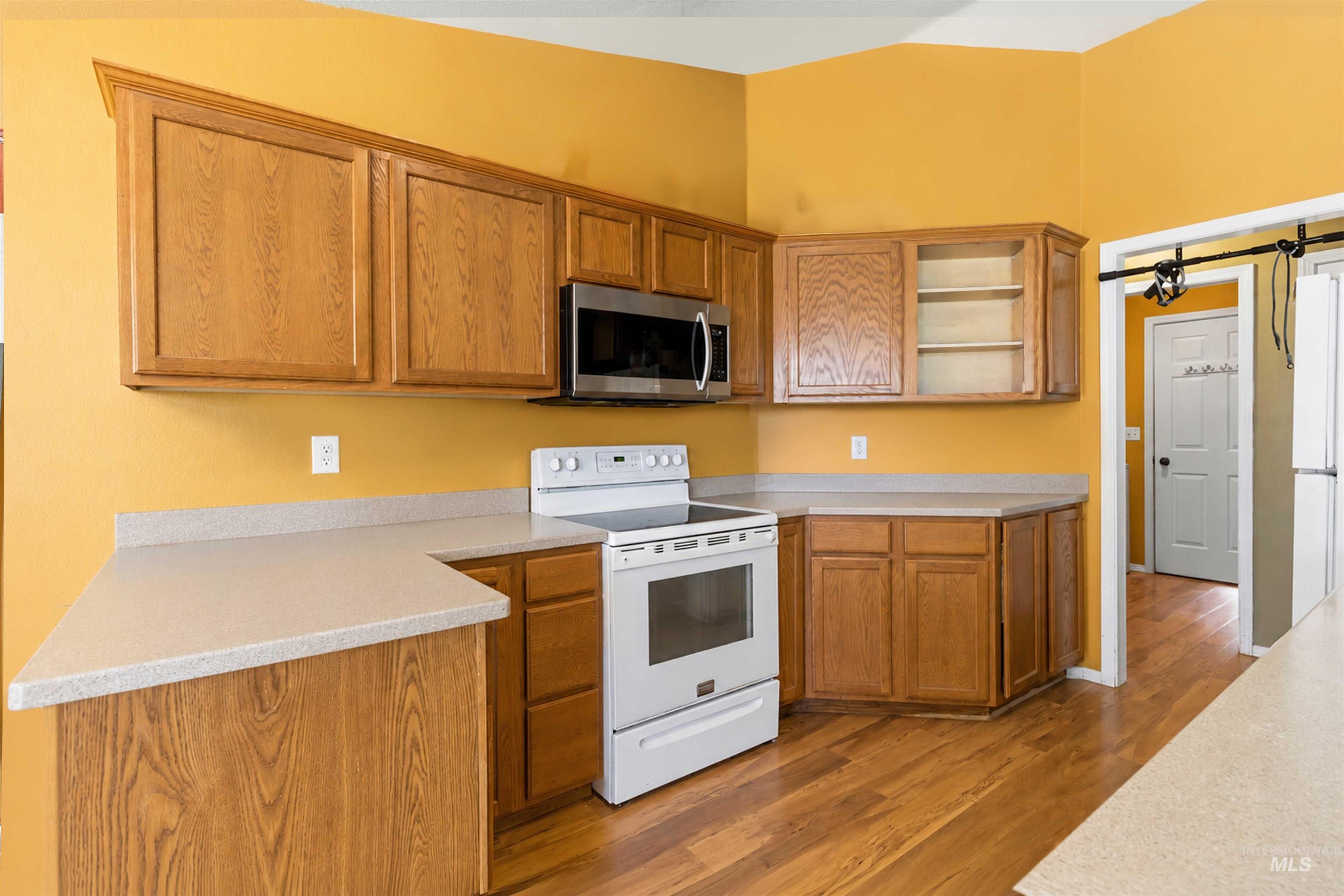 10164 W Florence Ct, Boise, Idaho 83704-9789, 3 Bedrooms, 2 Bathrooms, Residential For Sale, Price $399,000,MLS 98986525