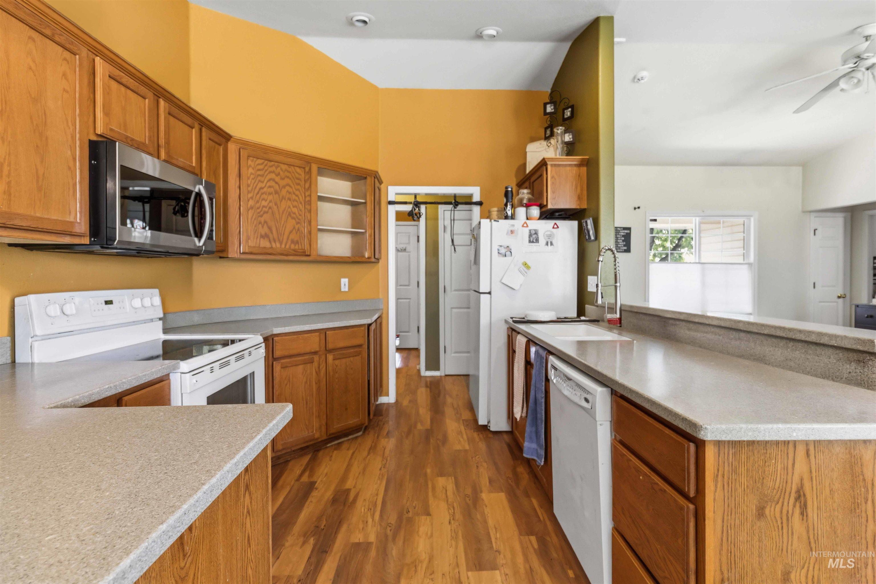 10164 W Florence Ct, Boise, Idaho 83704-9789, 3 Bedrooms, 2 Bathrooms, Residential For Sale, Price $399,000,MLS 98986525