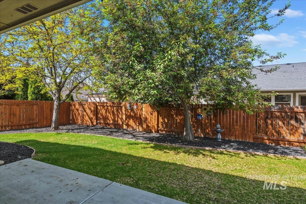 4704 Gala Avenue, Caldwell, Idaho 83607, 3 Bedrooms, 2 Bathrooms, Residential For Sale, Price $380,000,MLS 98986527