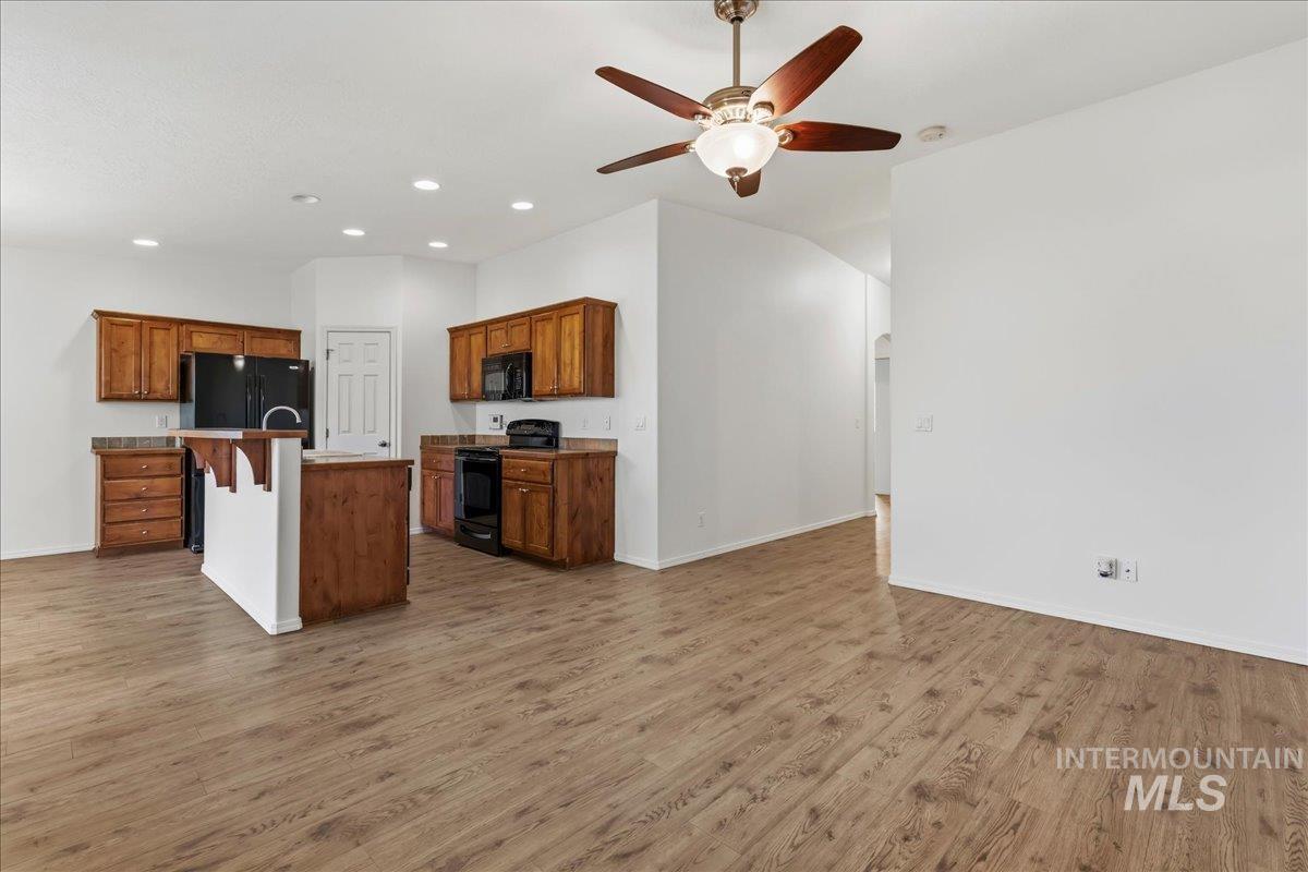 4704 Gala Avenue, Caldwell, Idaho 83607, 3 Bedrooms, 2 Bathrooms, Residential For Sale, Price $380,000,MLS 98986527