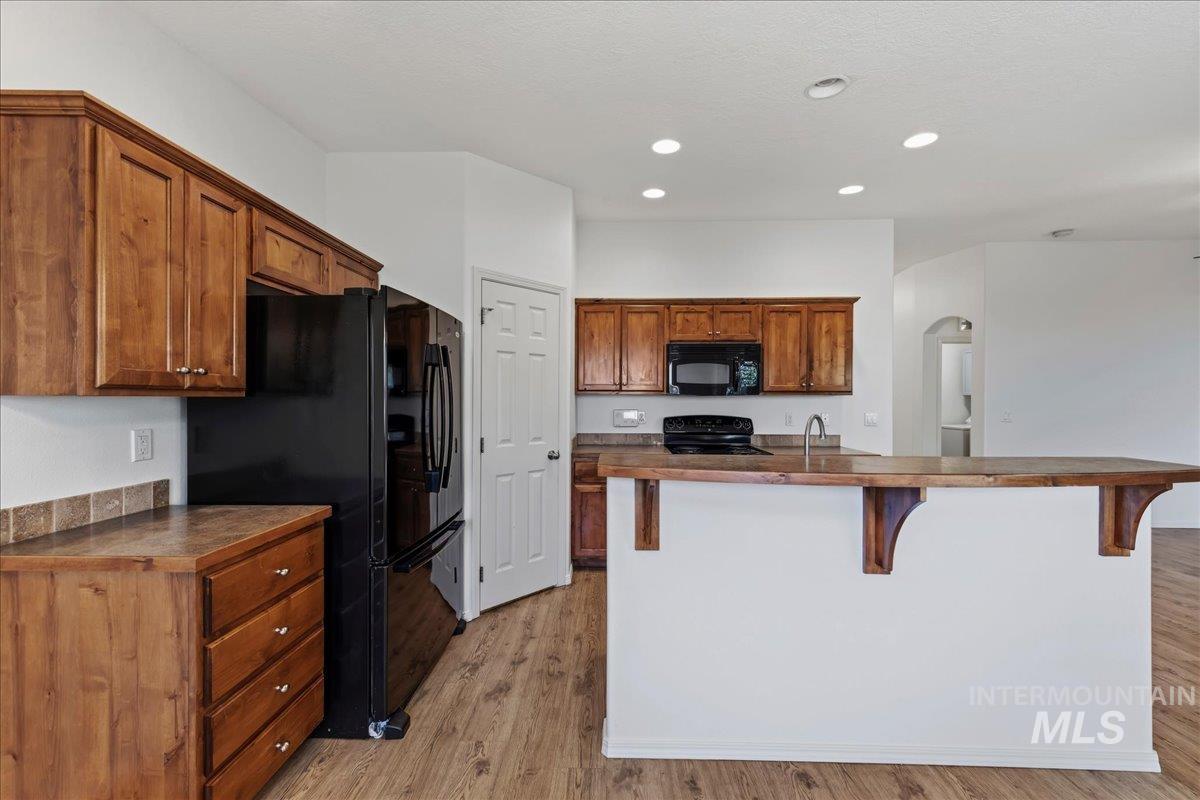 4704 Gala Avenue, Caldwell, Idaho 83607, 3 Bedrooms, 2 Bathrooms, Residential For Sale, Price $380,000,MLS 98986527