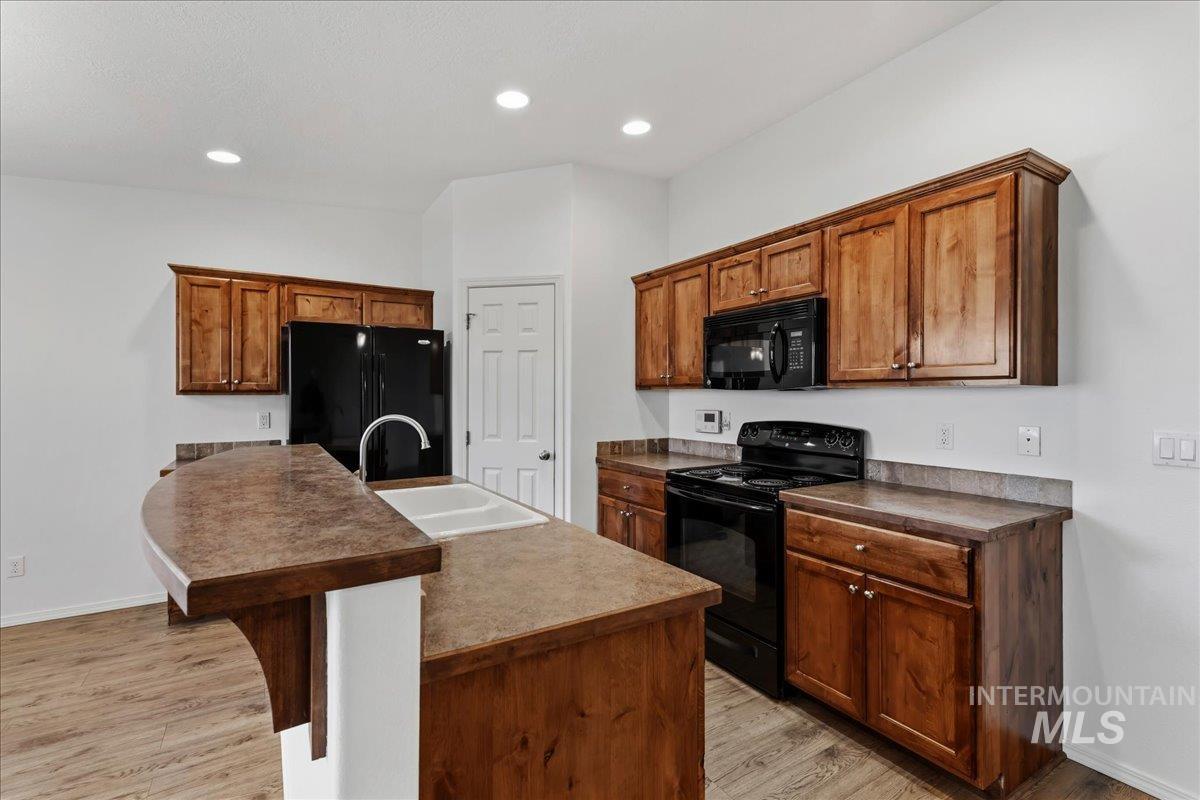 4704 Gala Avenue, Caldwell, Idaho 83607, 3 Bedrooms, 2 Bathrooms, Residential For Sale, Price $380,000,MLS 98986527