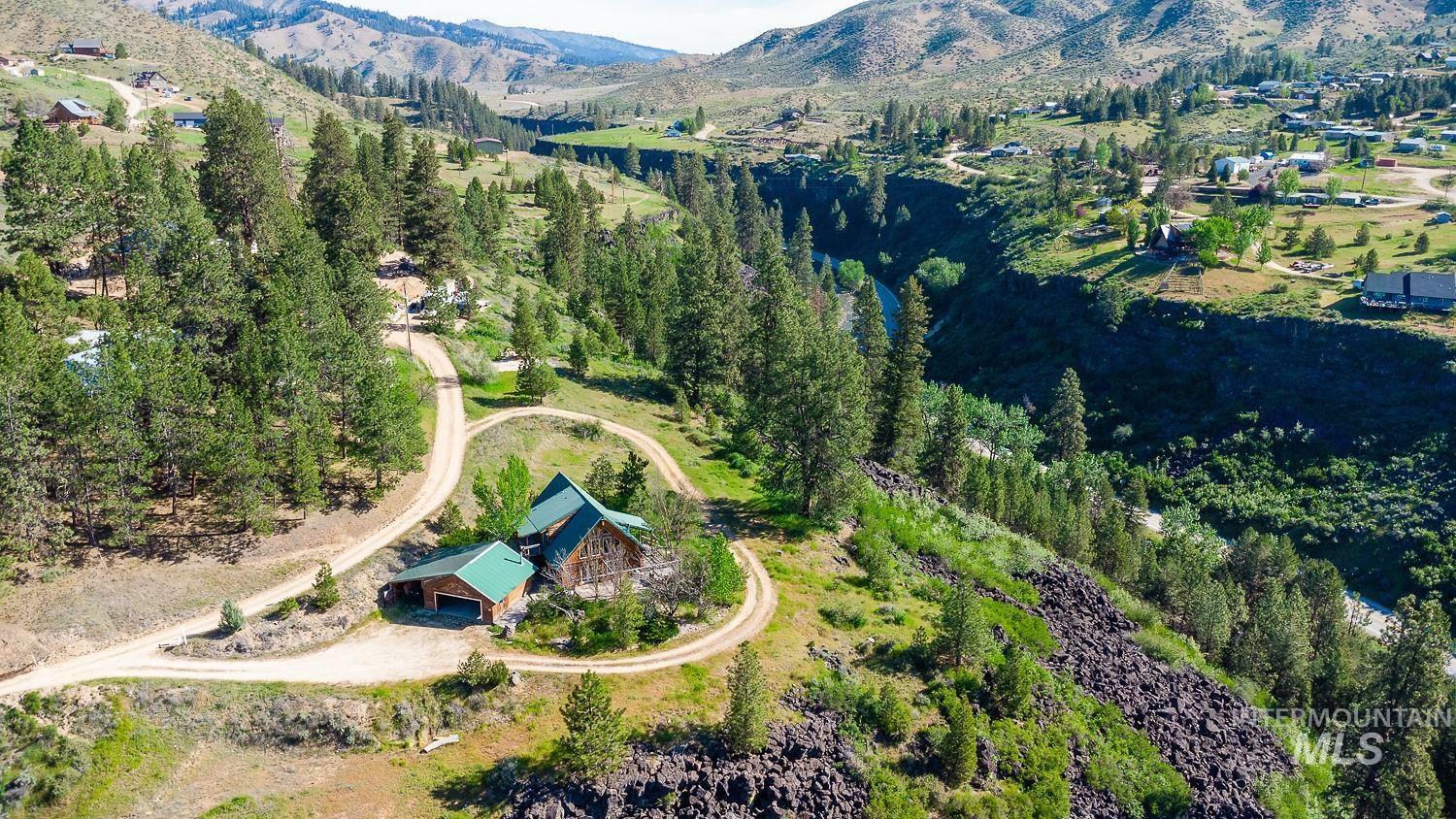42 Hummingbird Haven, Boise, Idaho 83616, 3 Bedrooms, 2 Bathrooms, Residential For Sale, Price $450,000,MLS 98986529